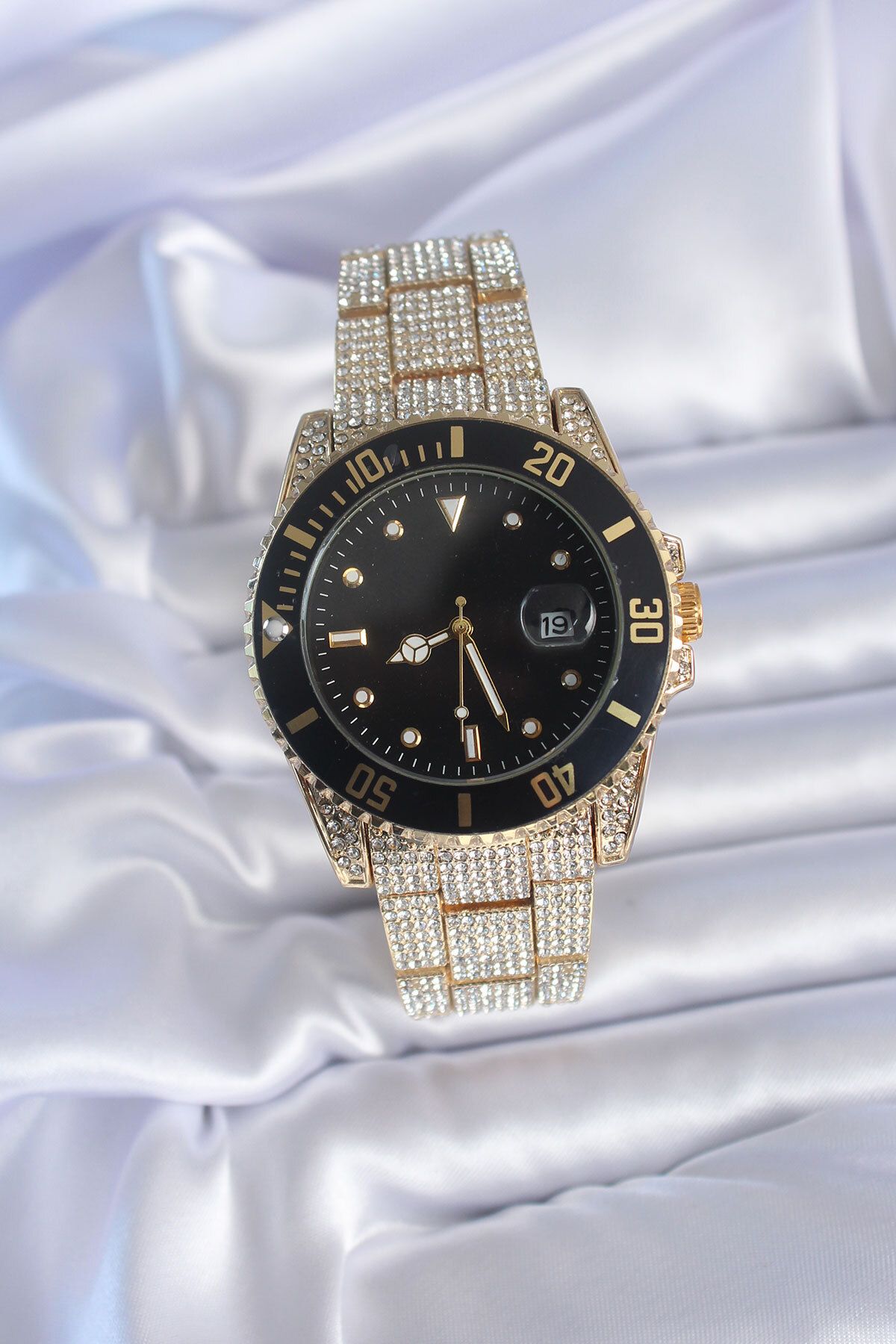 Gold boss watch deals