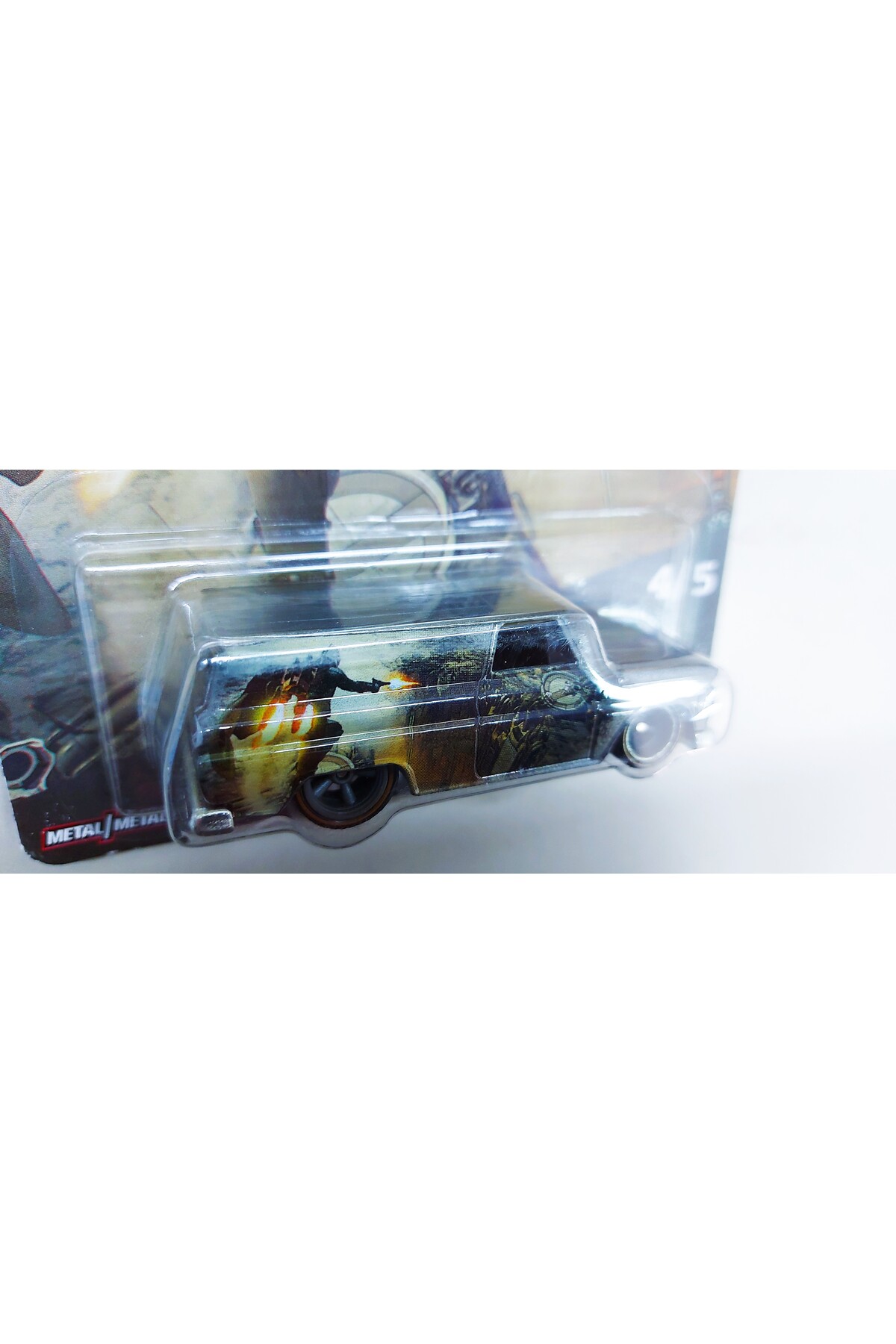 Hot Wheels Star Wars '64 GMC Panel Diecast Car - The Mandalorian Series 4/5 - View #3