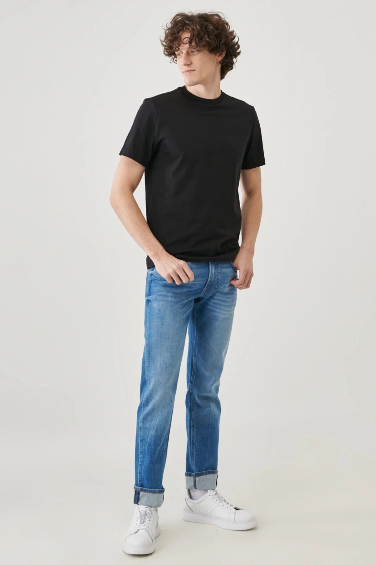 Lee Sıfır Yaka Regular Fit Pamuk L221069001 Fiyatı, Trendyol Siyah %100 Erkek T-shirt Yorumları 