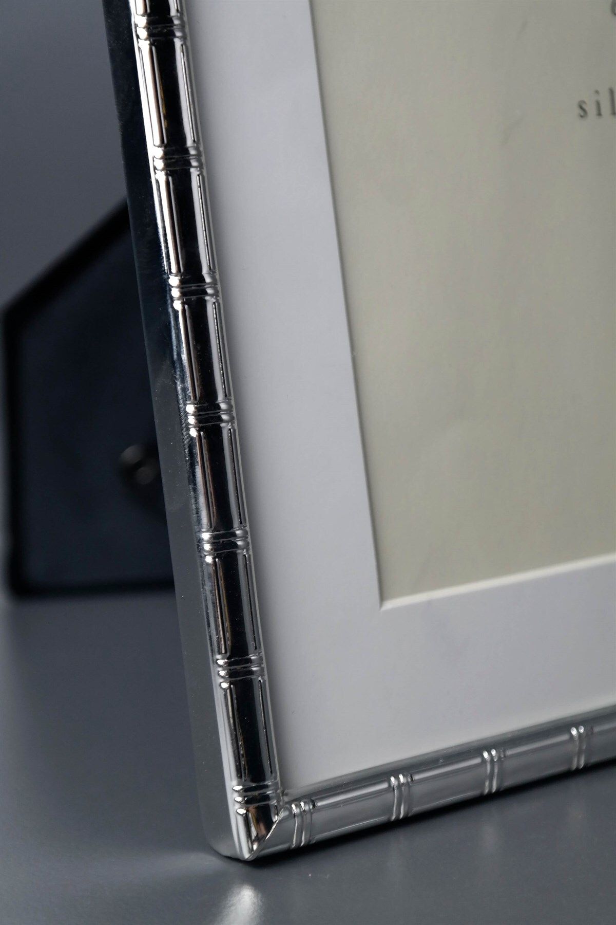 Joy Home-Silver Color Metal Surface Line Patterned Inner Layer Picture Frame Small 21*26 Cm 2