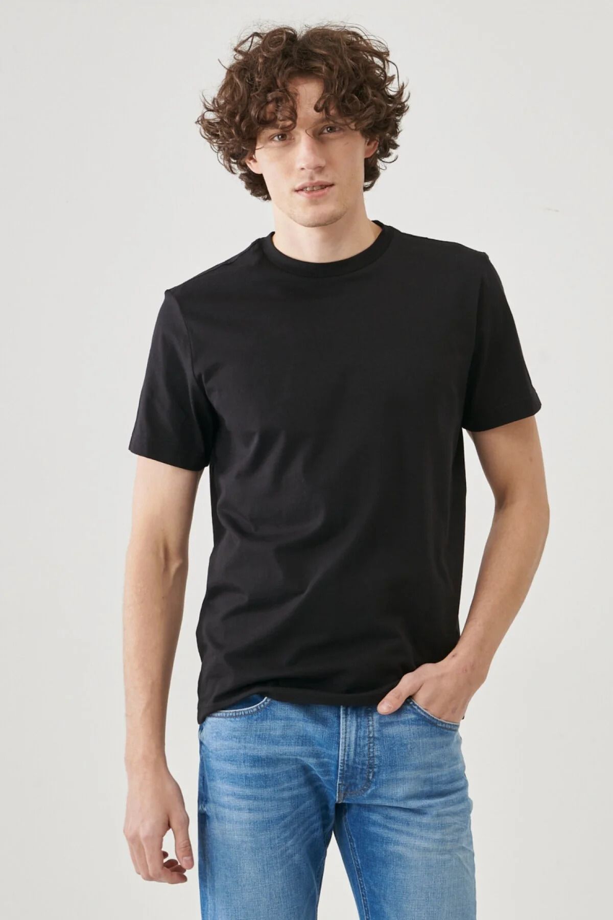 Fit - Fiyatı, Erkek Lee Sıfır T-shirt L221069001 Siyah Yaka %100 Yorumları Regular Pamuk Trendyol