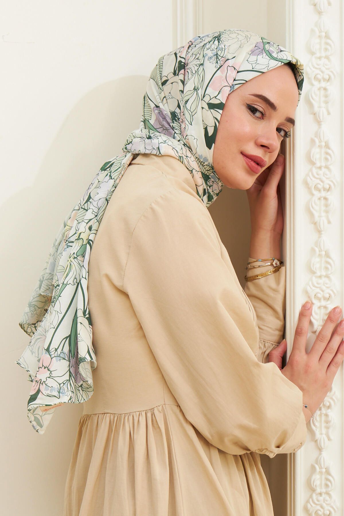pekhan Peony Cotton Viscose Shawl White Green Trendyol