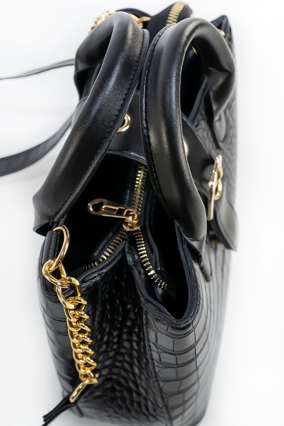 Mango black hotsell solid shoulder bag