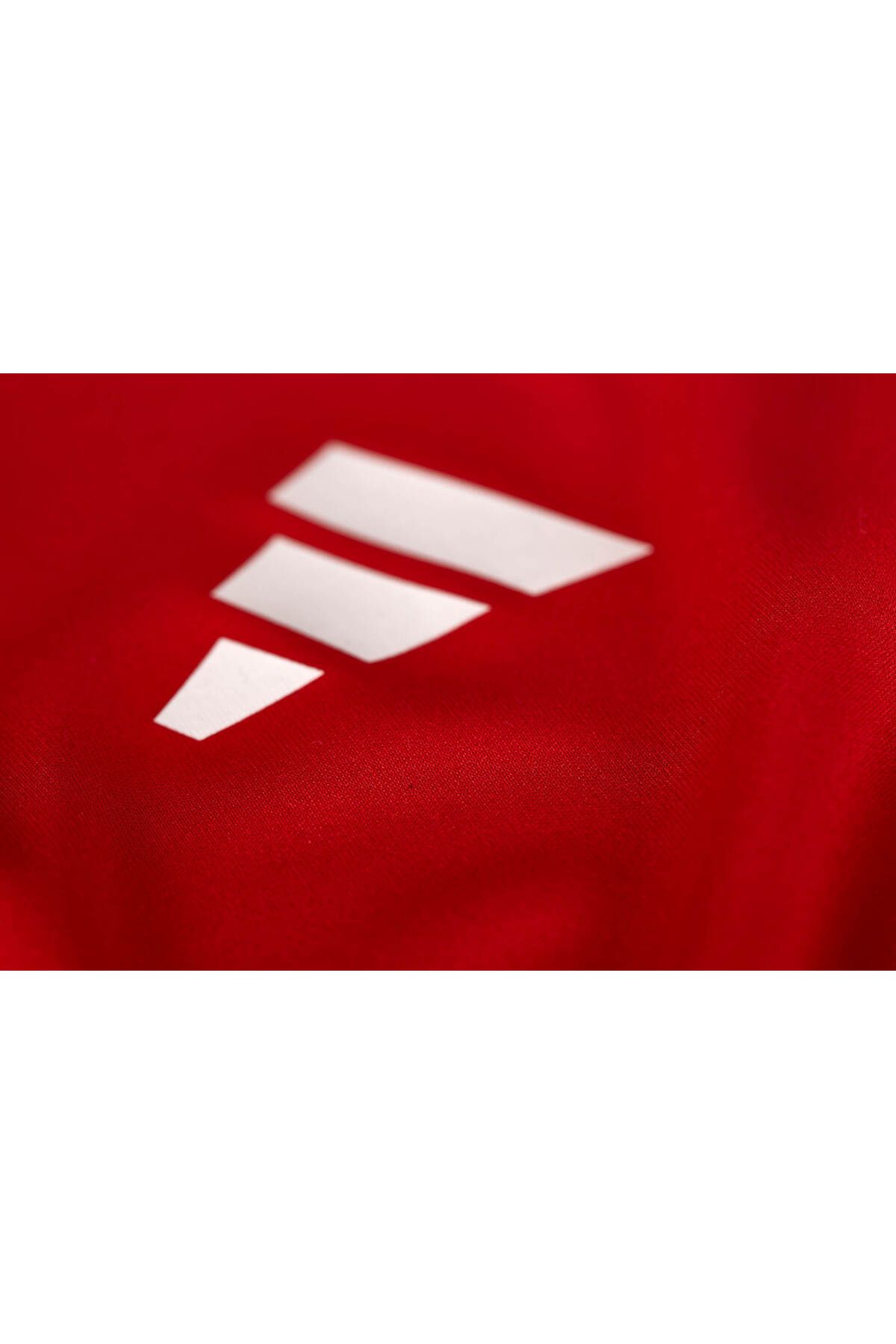 تجهیزات بوکس قرمز namewakost1 Wako تأیید کرد که ورزشکار adidas