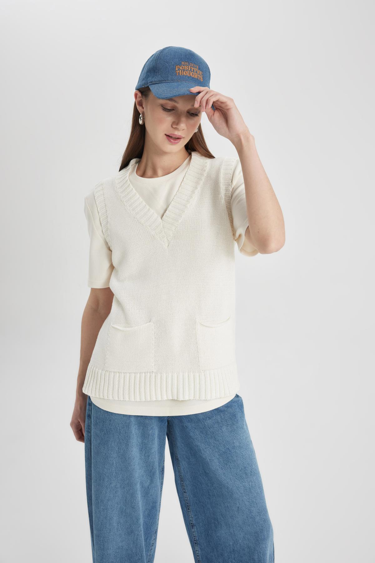 جلیقه زنانه دفاکتو | B8371AX24SP Defacto - Image 4