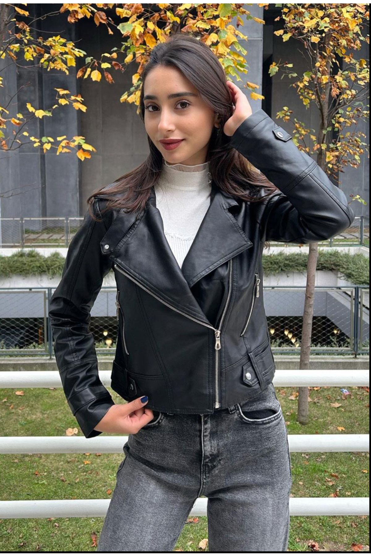 Short black leather jacket discount
