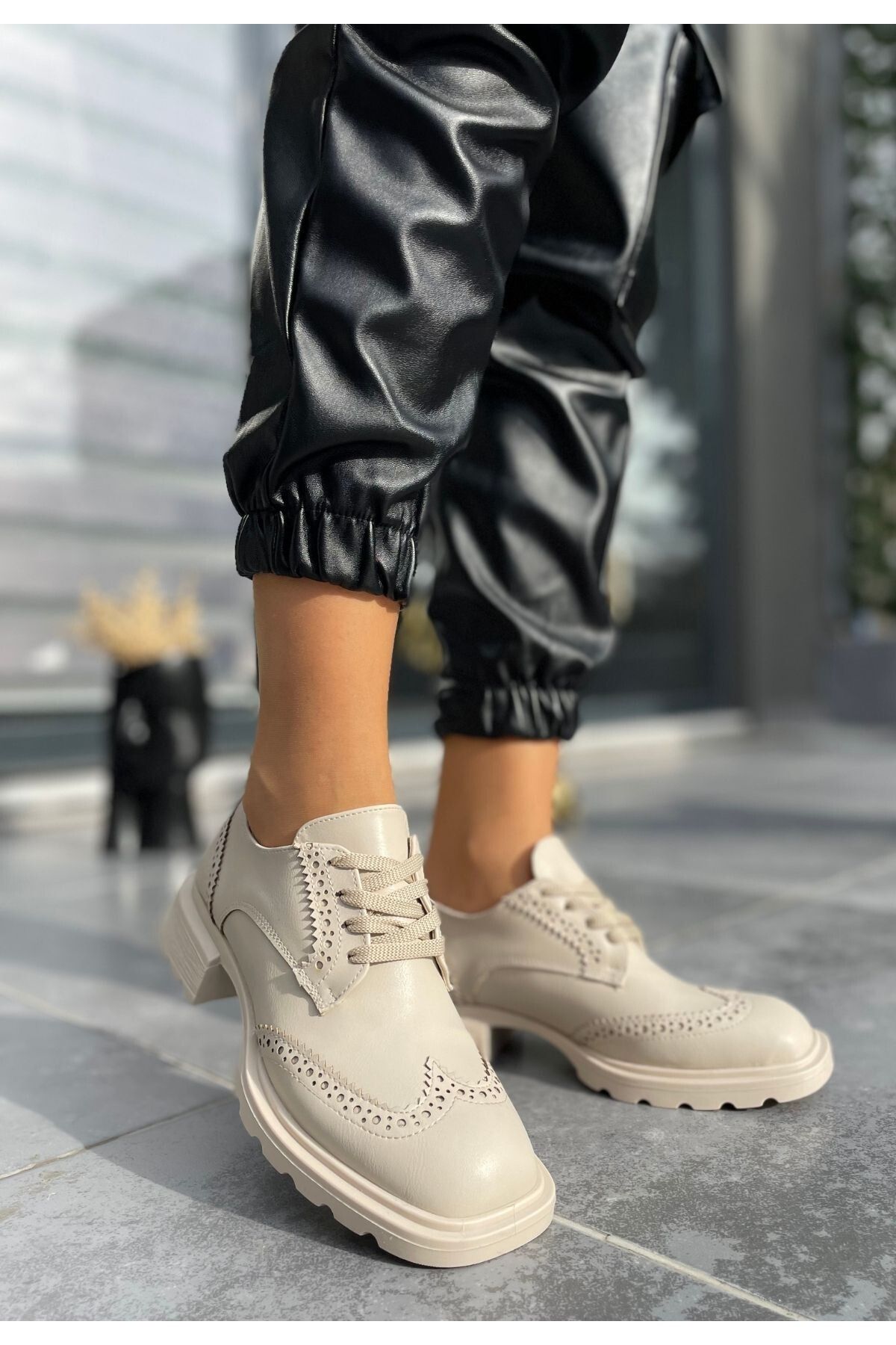Womens beige clearance oxford shoes