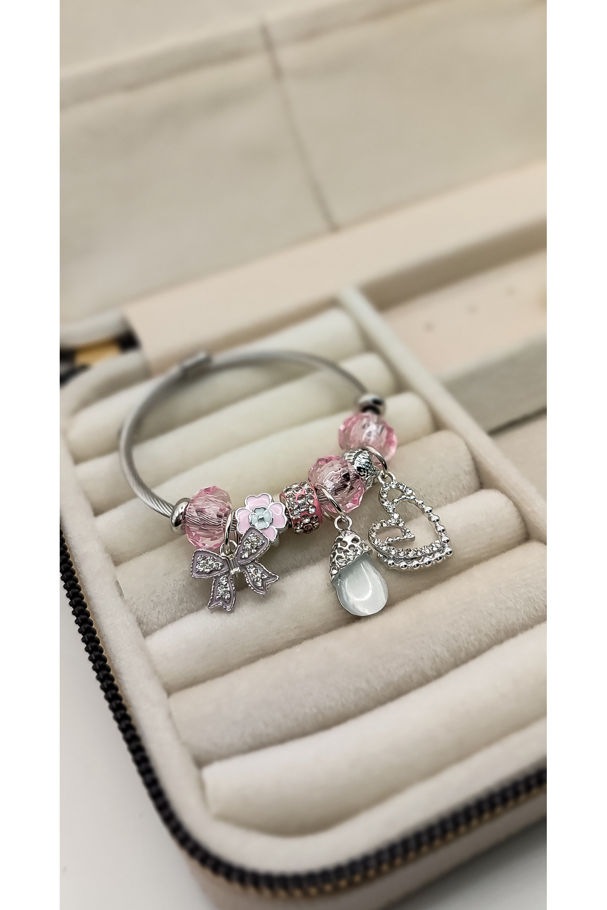 Zarif Kalp Desen Charm Çelik Bileklik