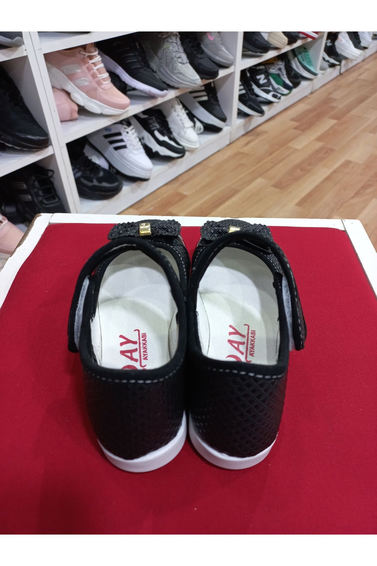 https://cdn.dsmcdn.com/ty1118/product/media/images/prod/SPM/PIM/20240102/15/60e4cbe8-e02e-37a1-ac2d-079d6354f263/1_org_zoom.jpg