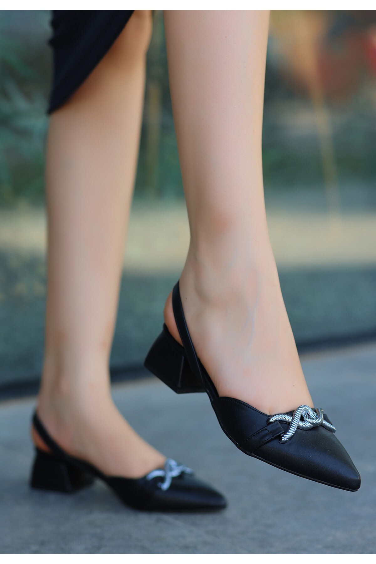 Tarfi Siyah Cilt Topuklu Ayakkabı