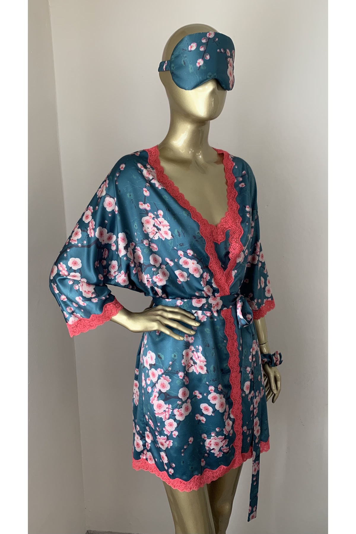 KATİ MOS DESİGN Saten Dantelli Sabahlık, Kombi Şort Takım, Uyku Maskesi, Toka - 5'li Seti (HAMD MADE, ÖZEL DİKİM)