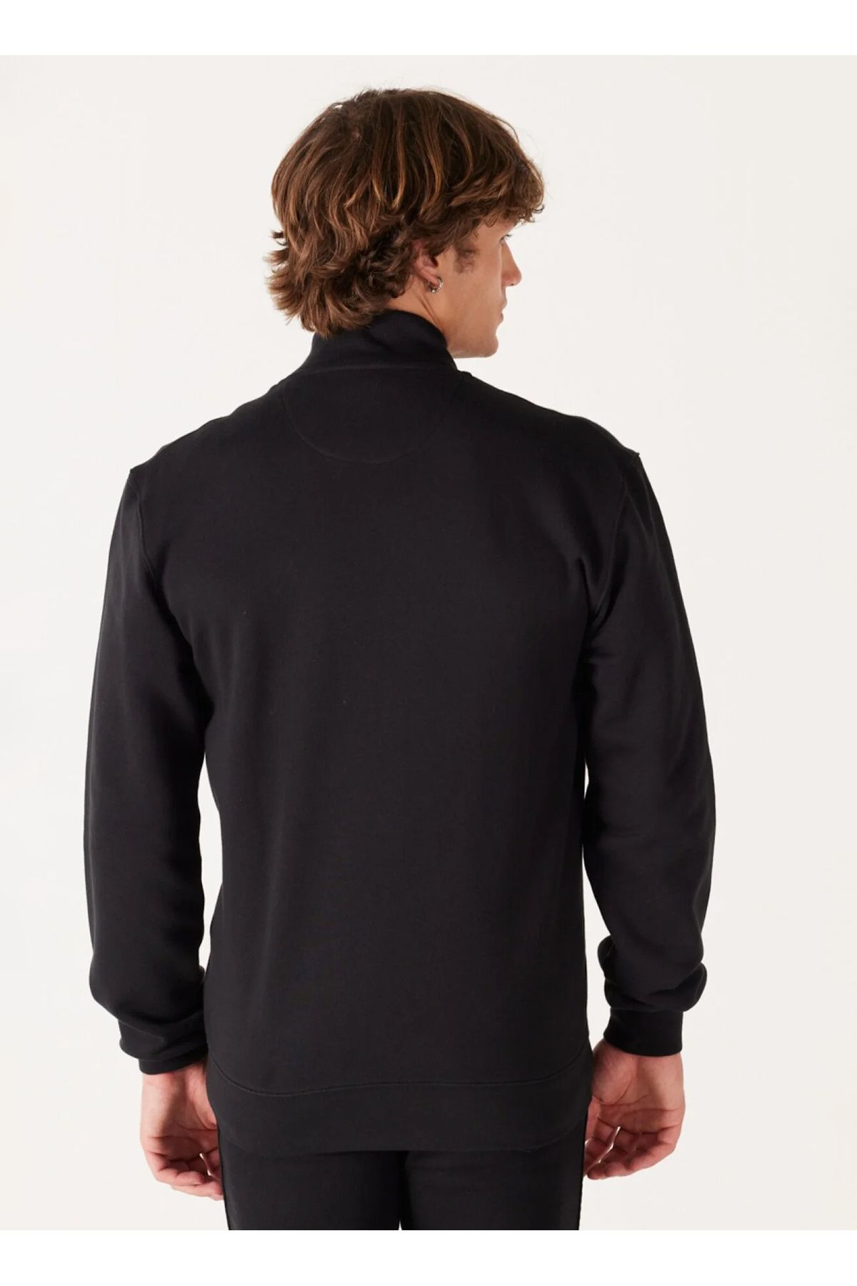 سویشرت مشکی مردانه سیاه گردنبند اندود پوست sweatshrt w663i3101 کامل Zom sweatshirt Wrangler