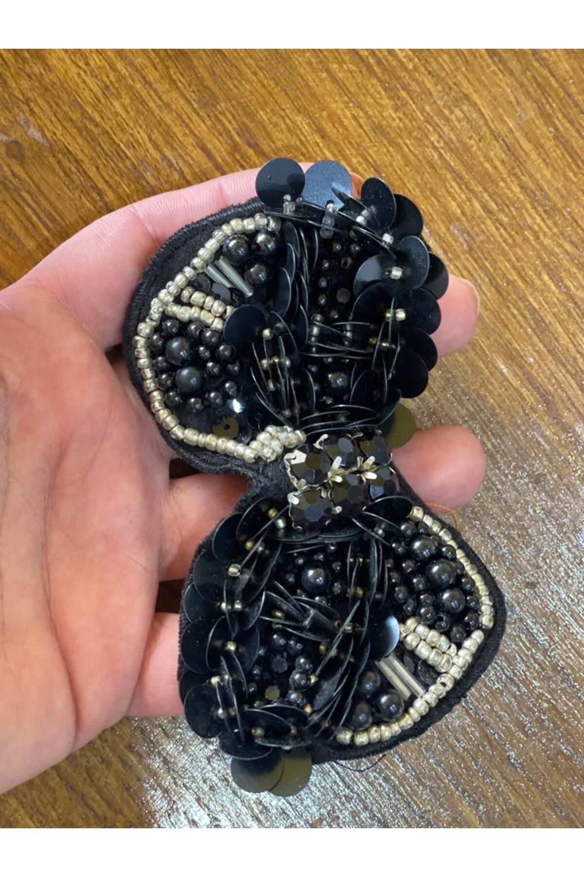 Black top bead clothing