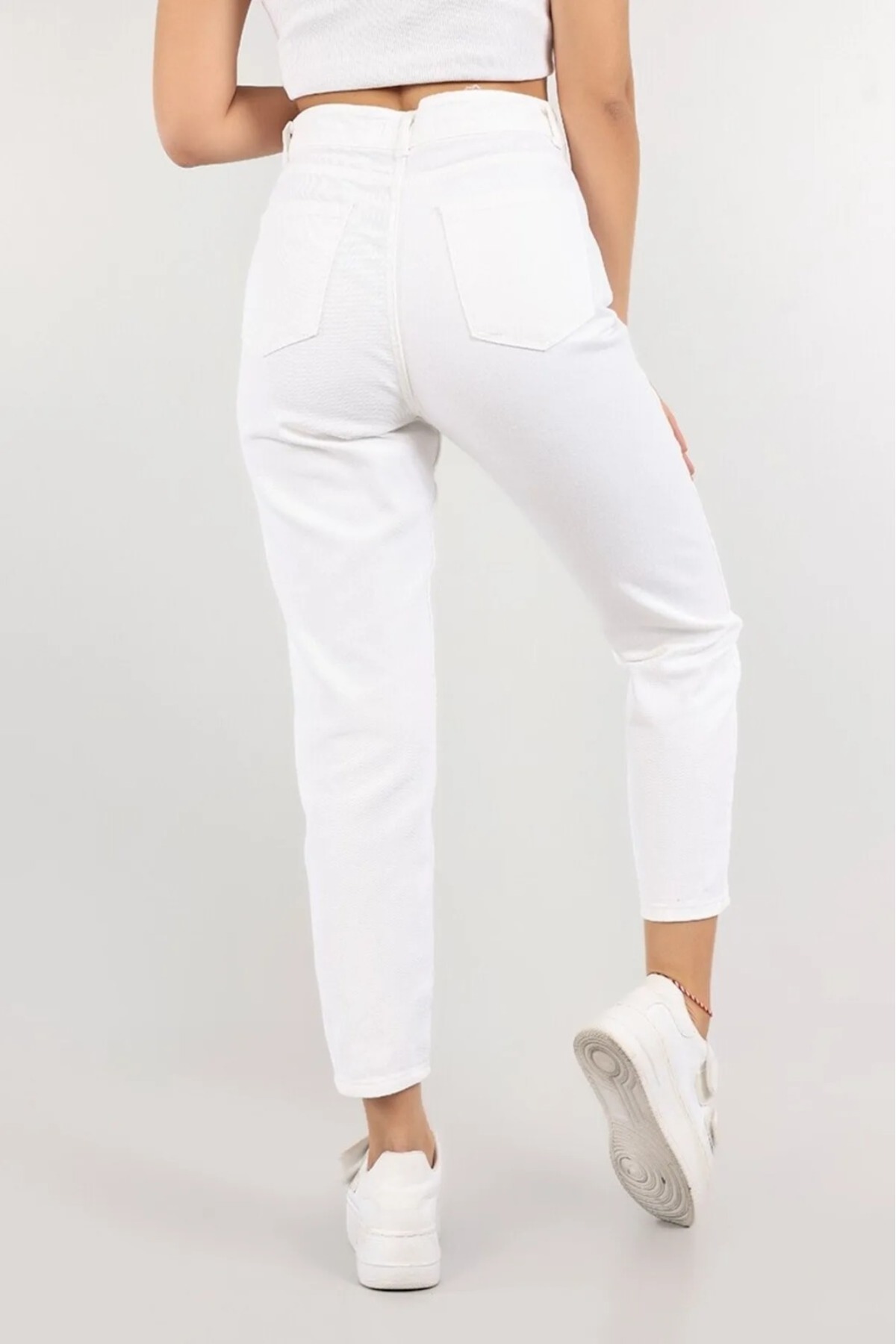 comfort jeans  Beyaz Yüksek Bel Yumuşak Dokunuşlu Rahat Kesim Mom Jean Kot Pantolon - Görsel 3