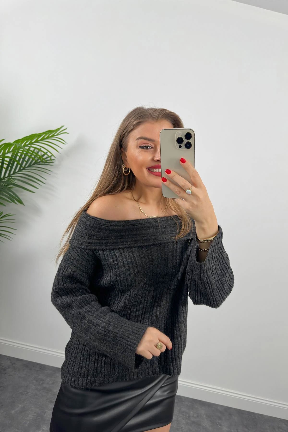 complete the look image