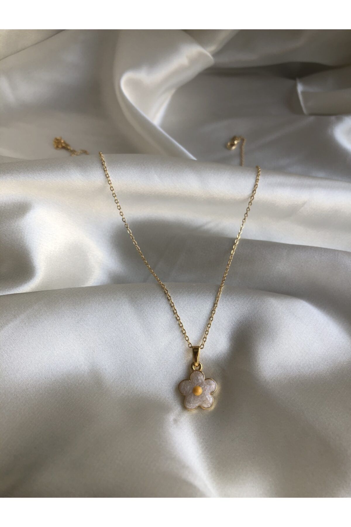 Claritas Tak Enameled Daisy Gold Plated Necklace Trendyol