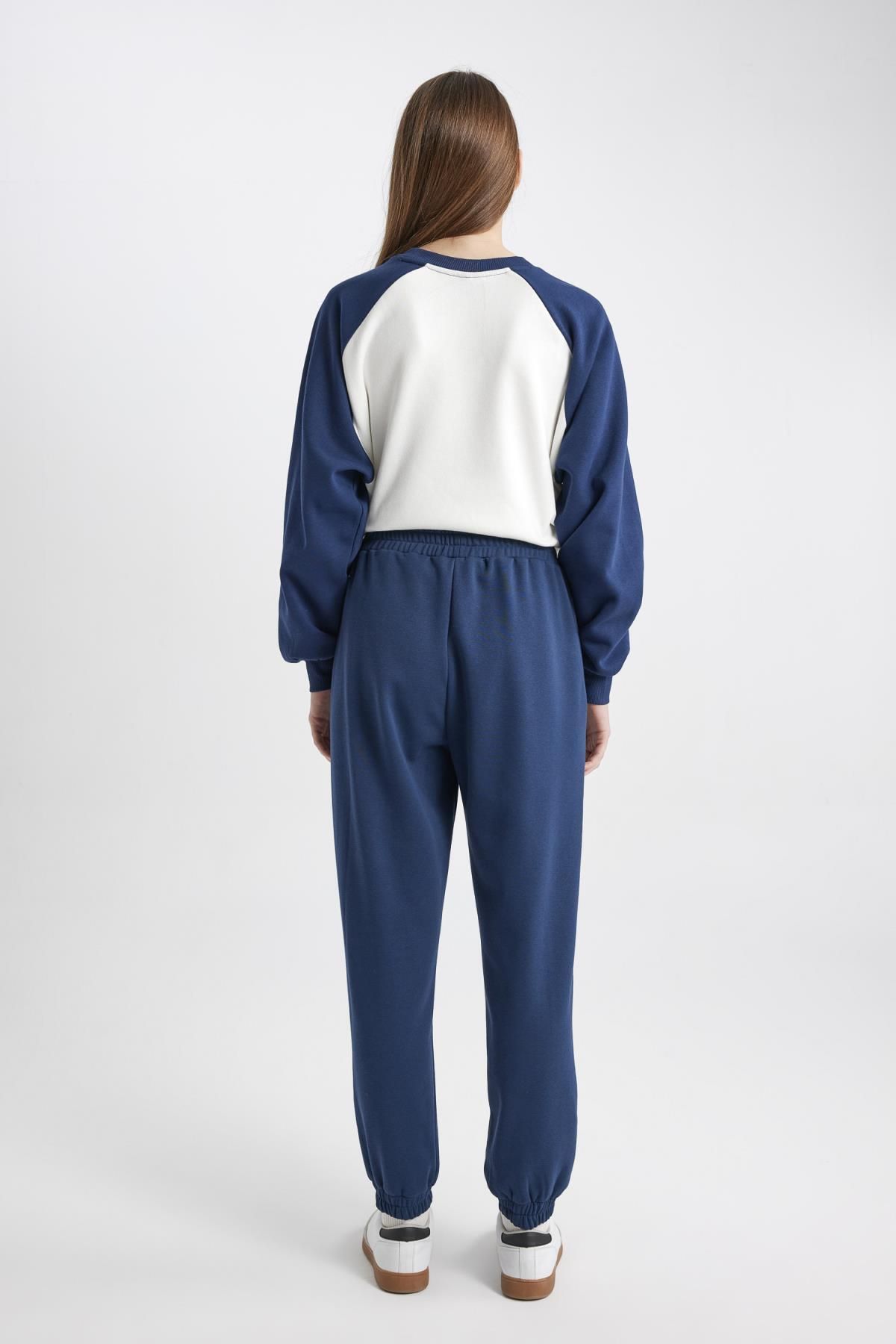 DeFacto-Coool Basic Jogger Sweatpants with Elastic Waist and Pockets Z7072Az24Sp 5