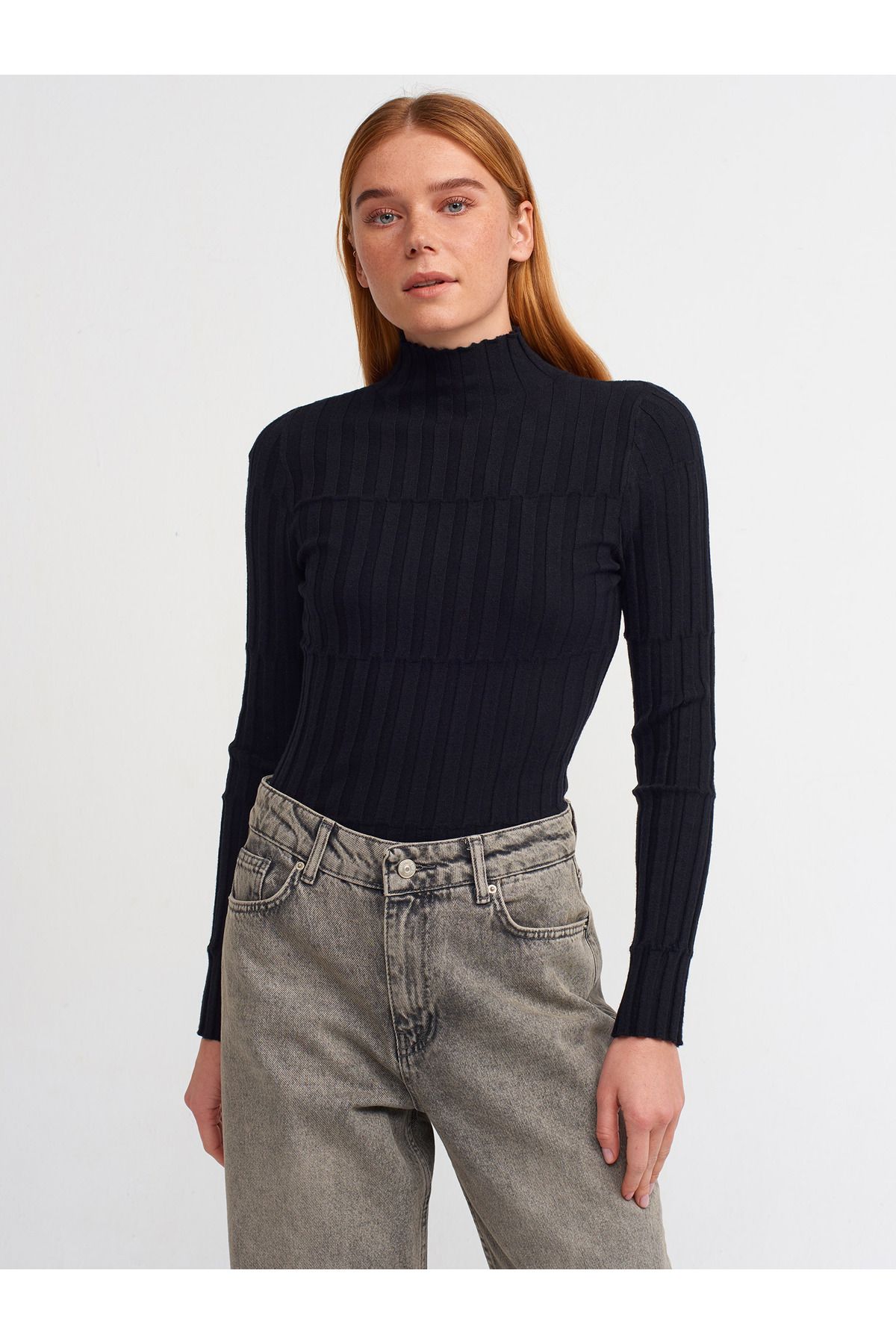 Tight black clearance jumper