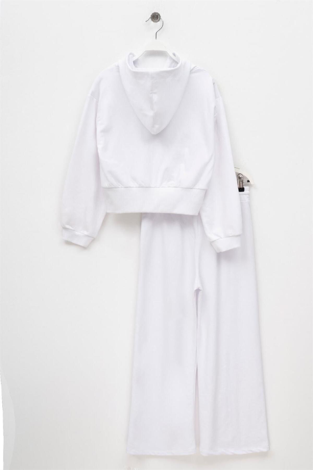 zepkids Girl s White Colored Loose Fit Hooded Zippered Tracksuit