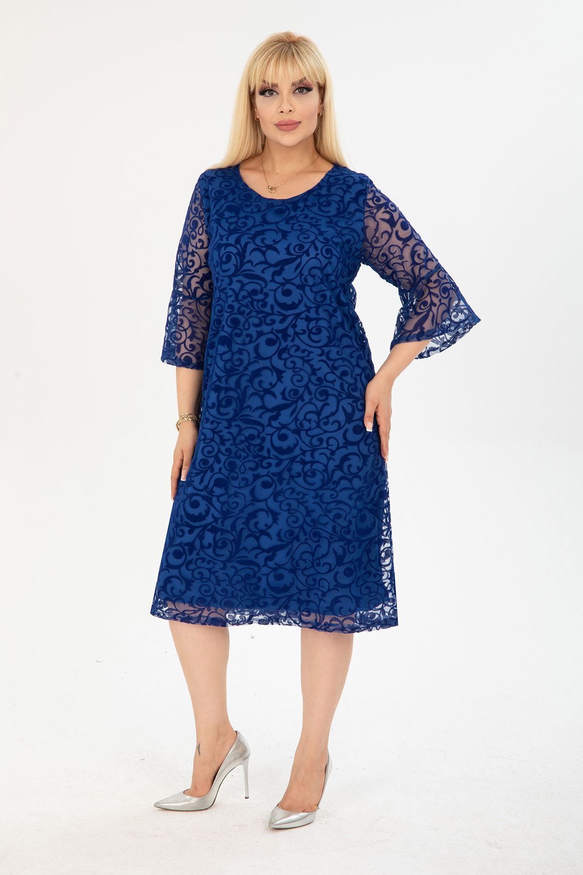 Saks top plus size
