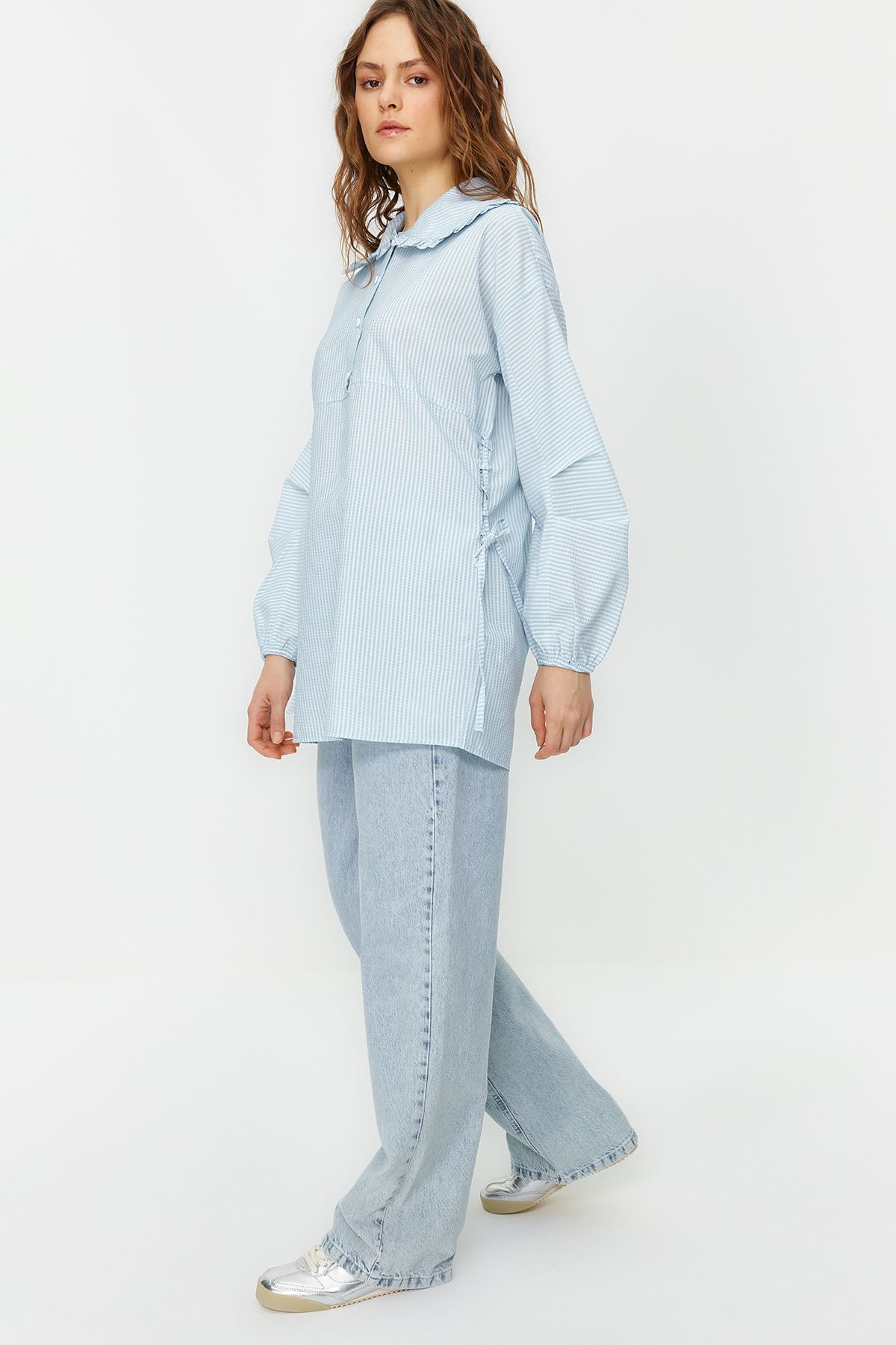 Trendyol Modest-Ανοιχτό γαλάζιο μωρό γιακά με δαντέλα Λεπτομερές υφασμένο χιτώνα Seersucker TCTSS24UK00012 3