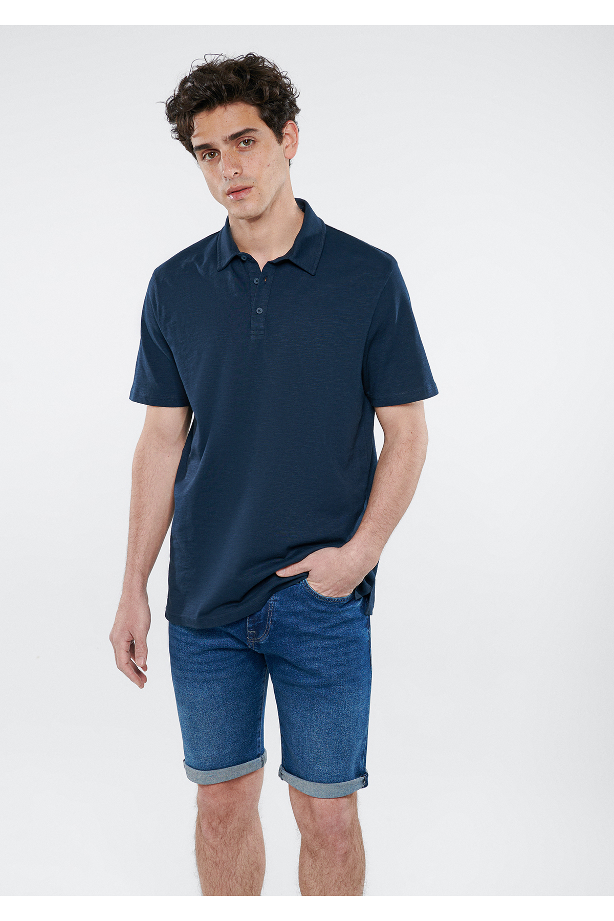 پولو شرت مردانه سرمه‌ای مدل فیت معمولی / برش معمولی 0611327-70490 Mavi