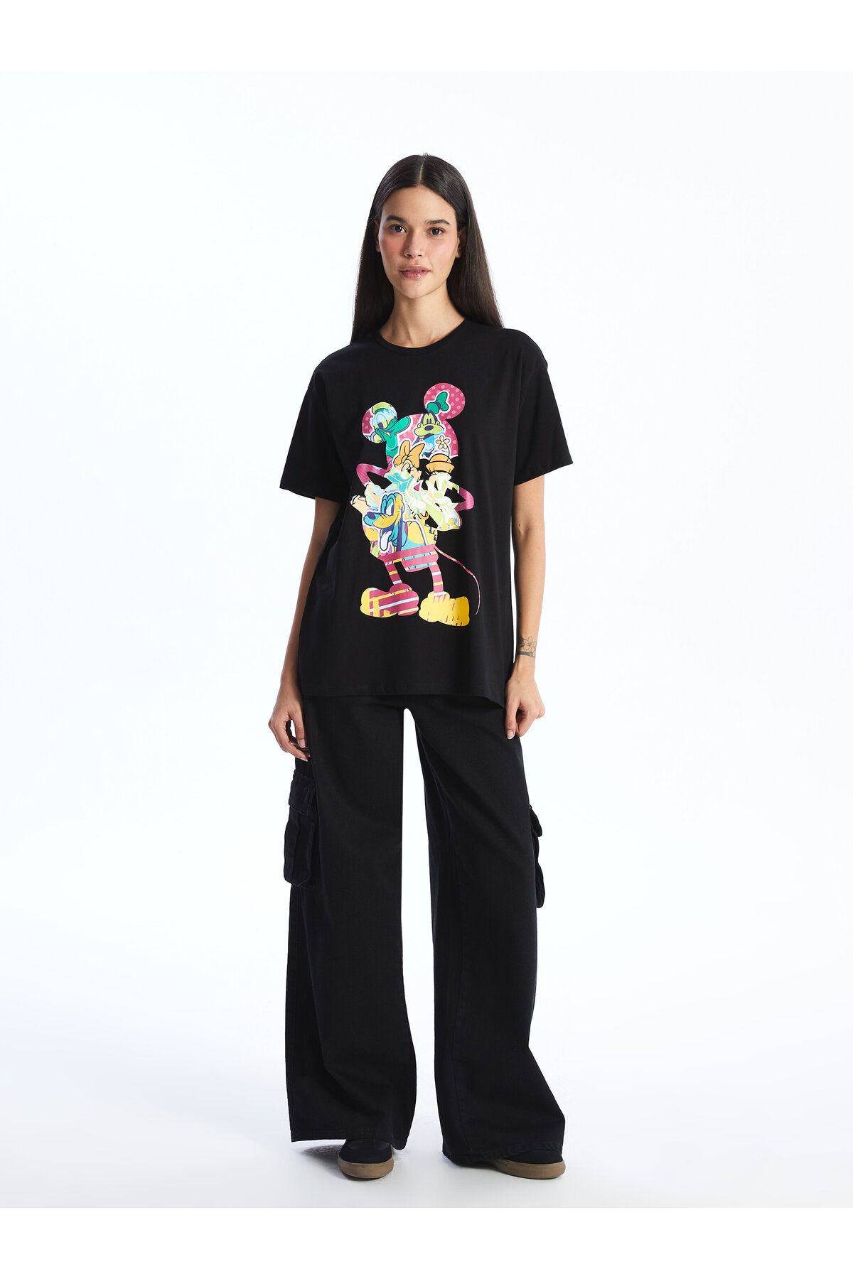 LC Waikiki-Dámske tričko s krátkym rukávom Mickey and Friends s potlačou Crew Neck 3