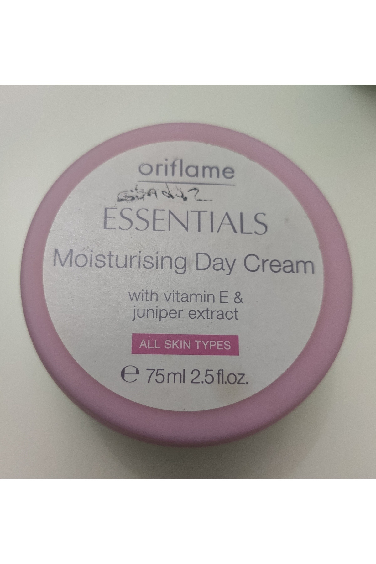 Oriflame essentials moisturising day cream Fiyatı, Yorumları Trendyol