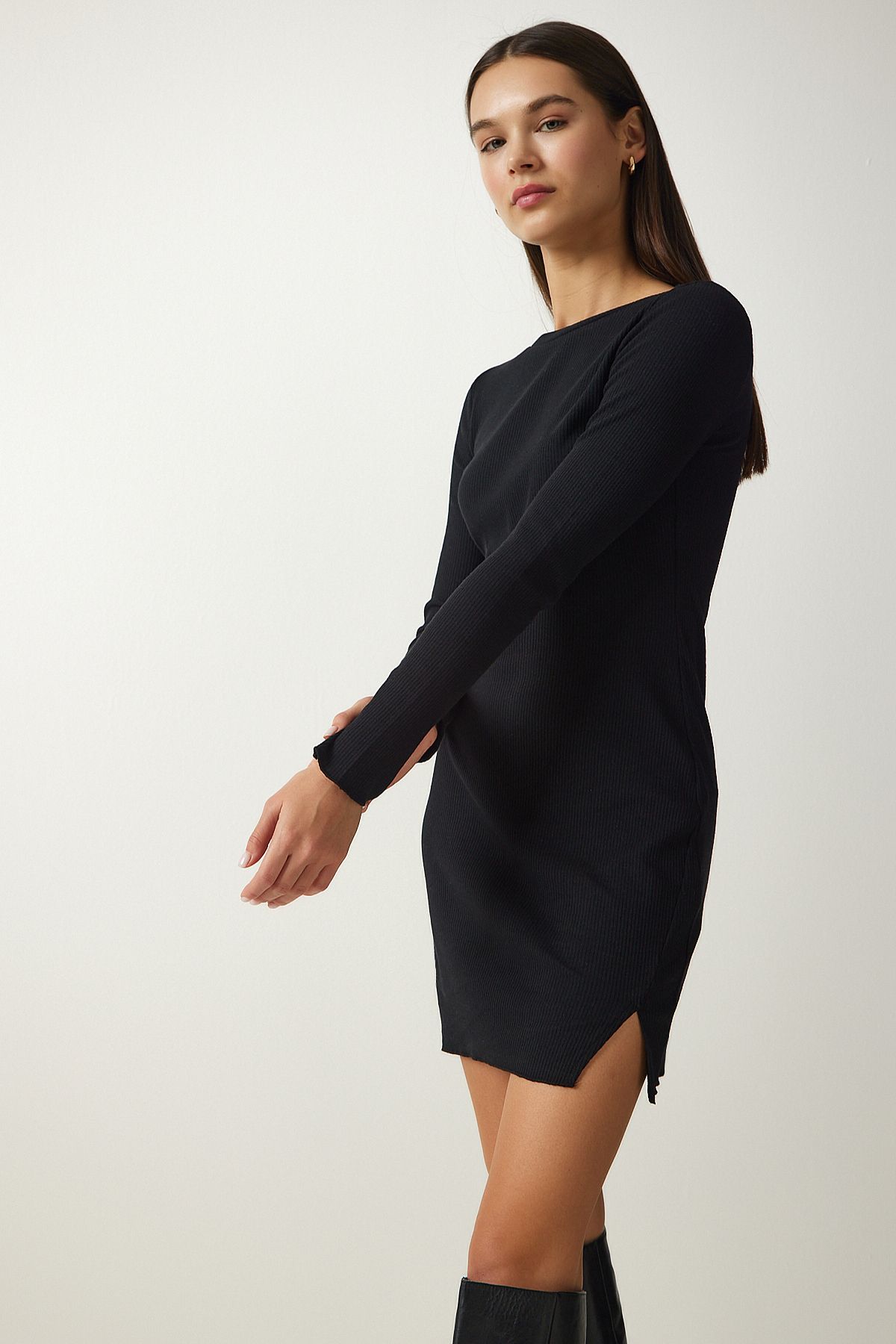 https://cdn.dsmcdn.com/ty1126/product/media/images/prod/PIM/20240108/12/adbaa43b-0ab1-460d-a2a3-d01629d1dfd1/1_org_zoom.jpg