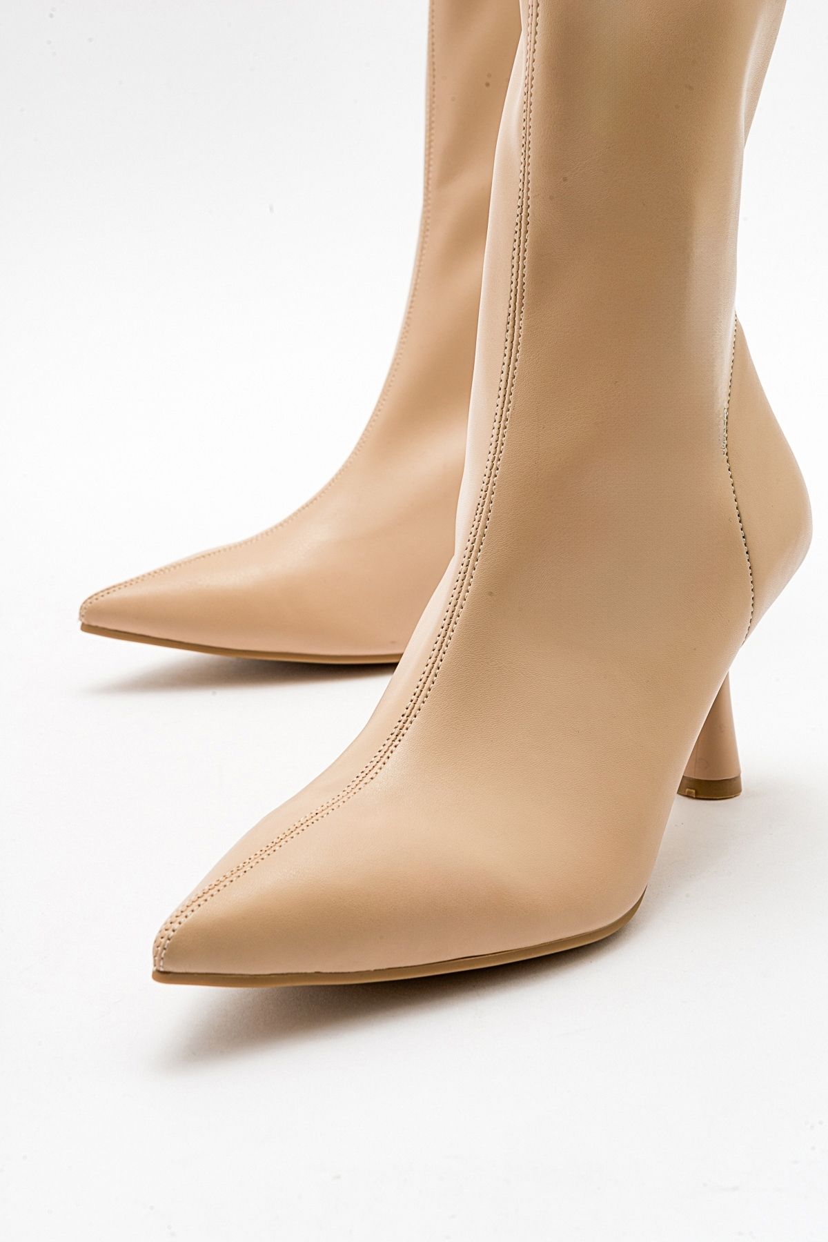 چکمه و بوتی نود زنانه های پاشنه کشش Spezia Beige luvishoes