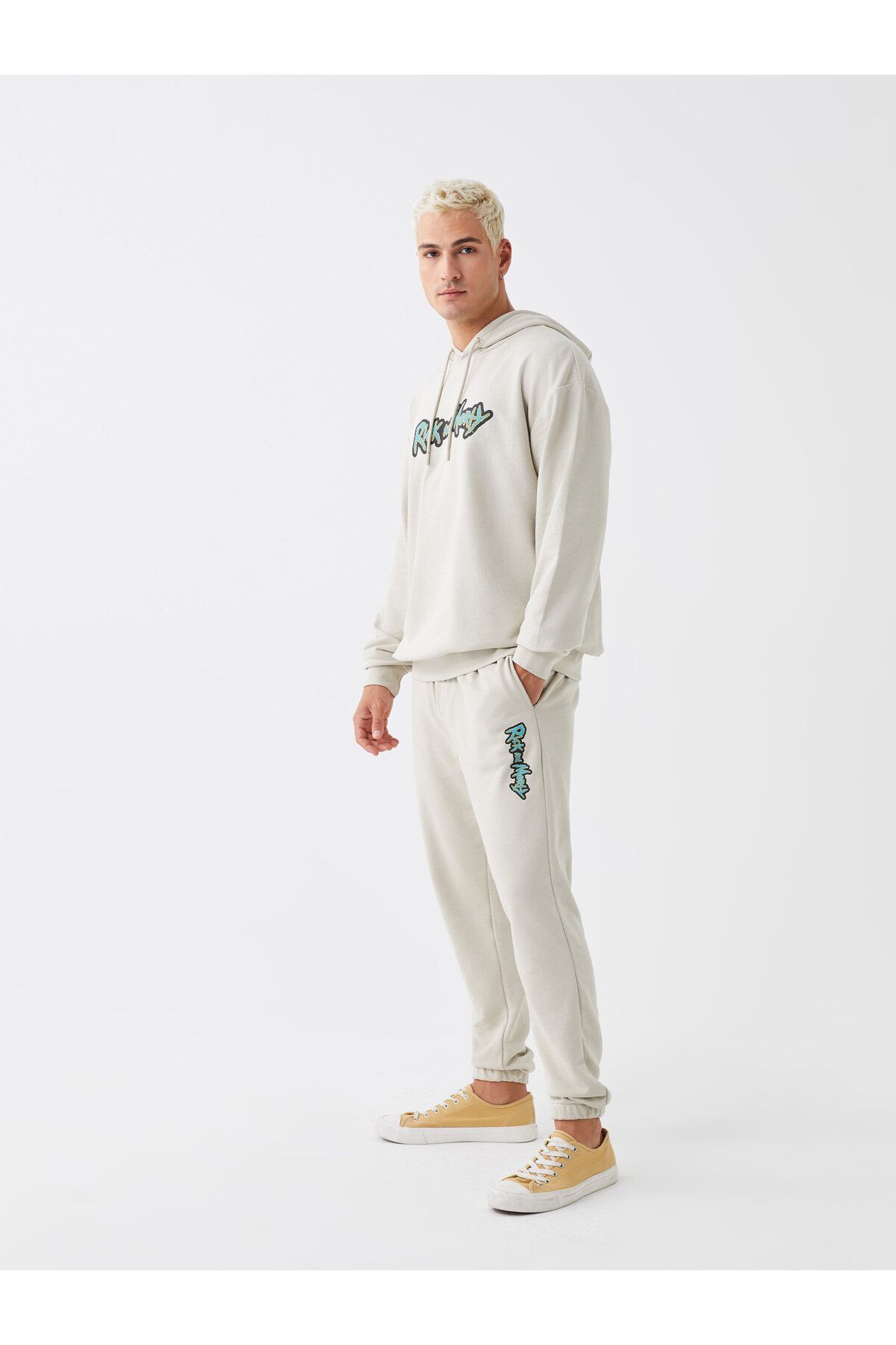 LC Waikiki-Slim Fit Rick and Morty Printed Men's Jogger Sweatpants 1