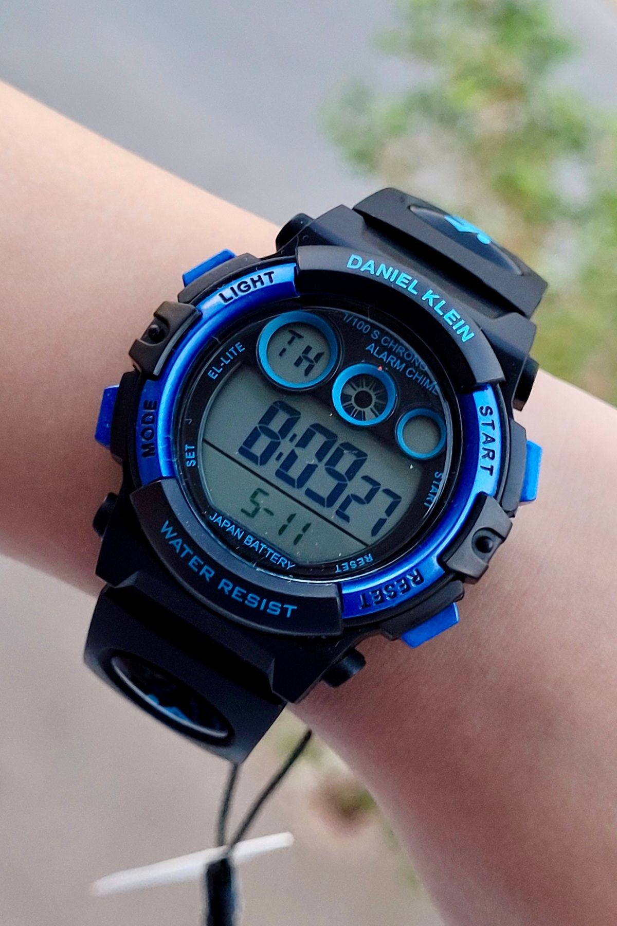 Daniel klein deals digital watches