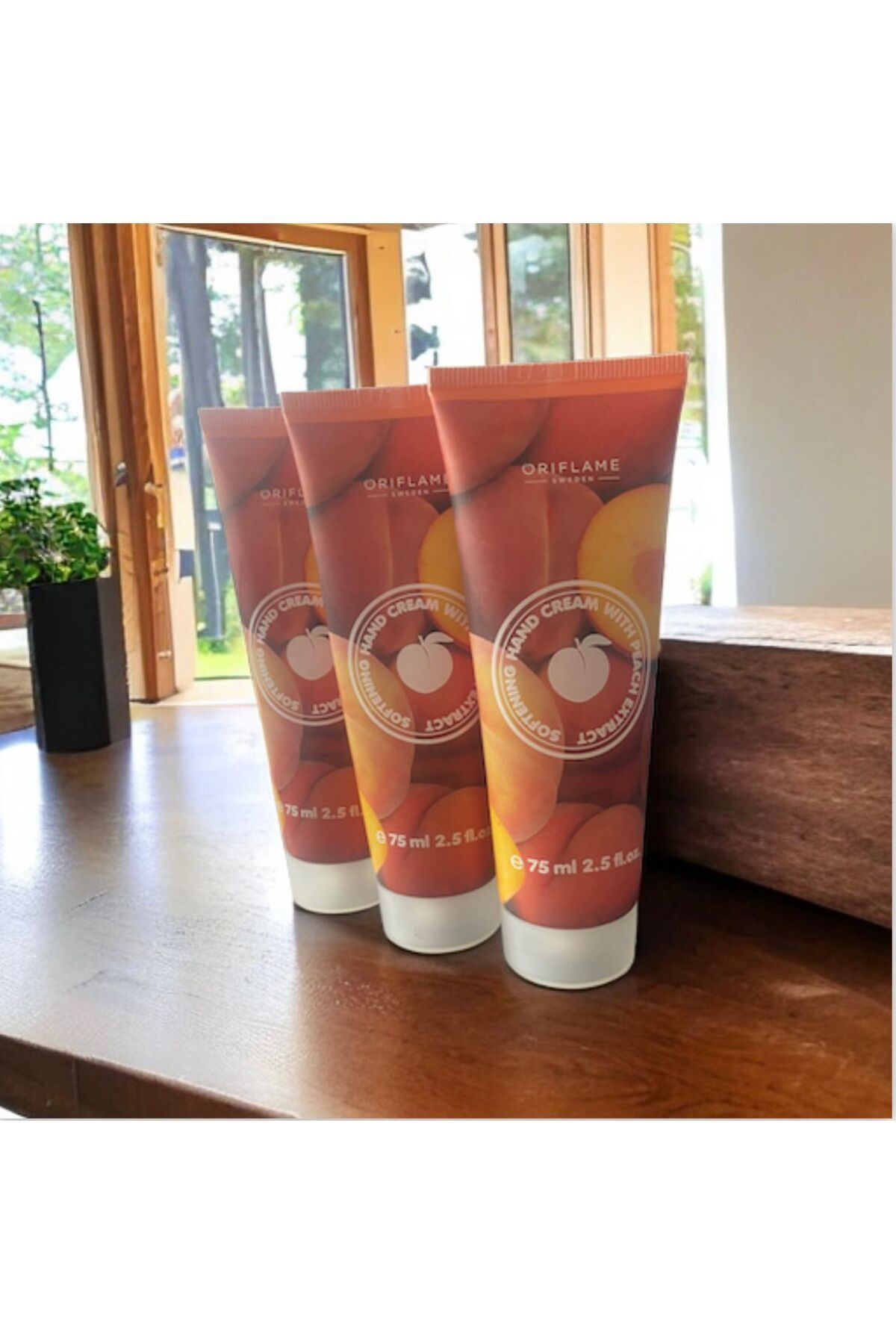 Oriflame-75 ml Hand Cream - Peach Extract Softener 3