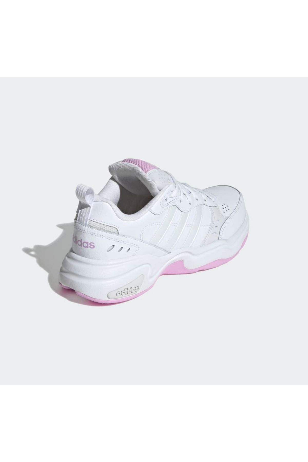 adidas تکان دهنده