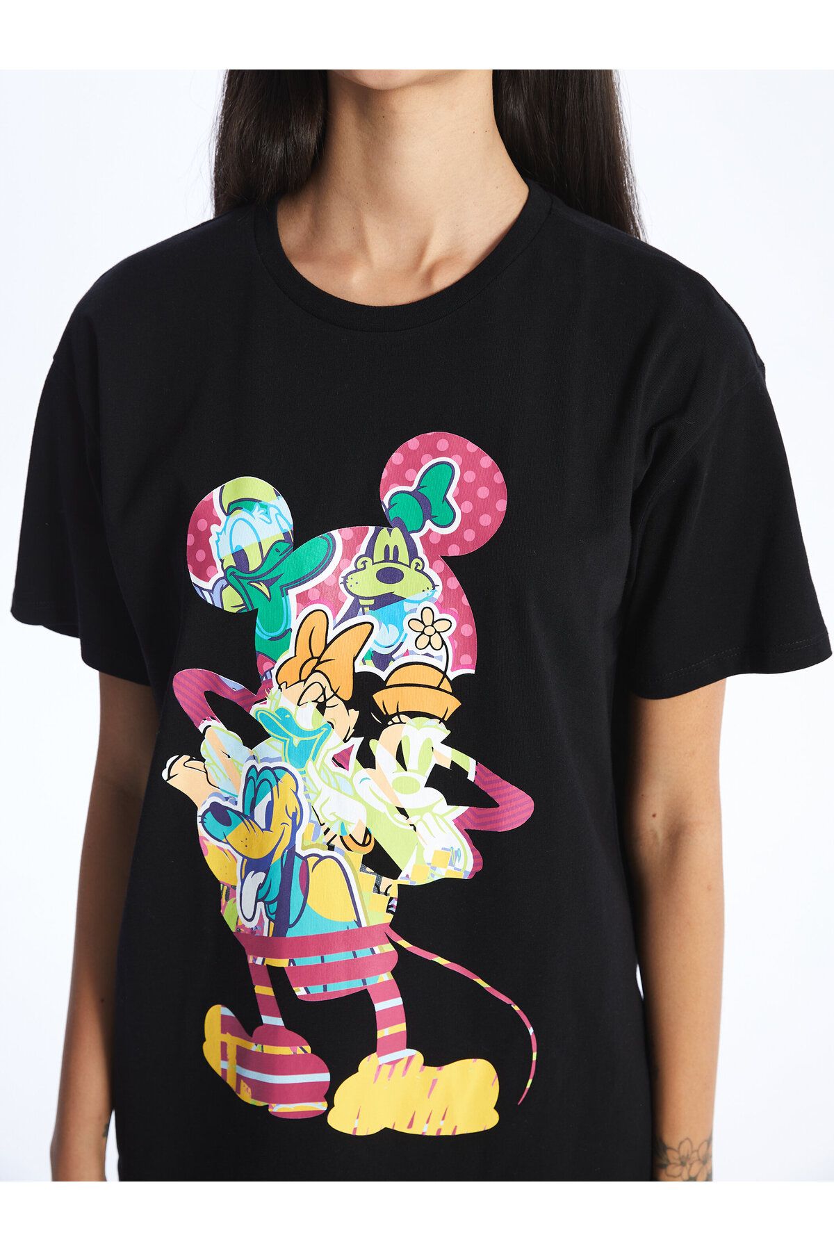 LC Waikiki-Dámske tričko s krátkym rukávom Mickey and Friends s potlačou Crew Neck 4