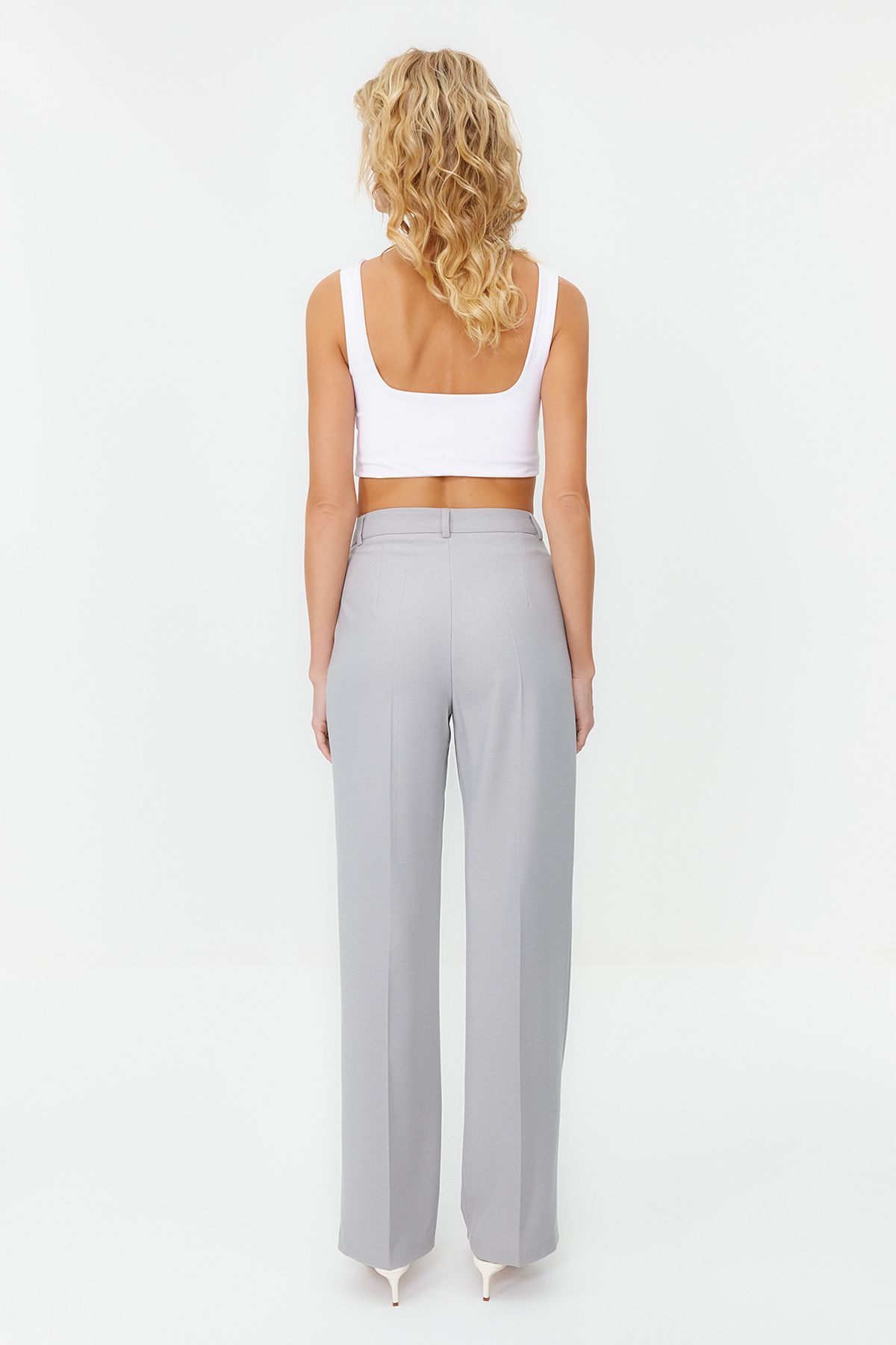 Trendyol Collection-Graue, gerade geschnittene, plissierte Webhose in limitierter Auflage TWOAW23PL00401 4