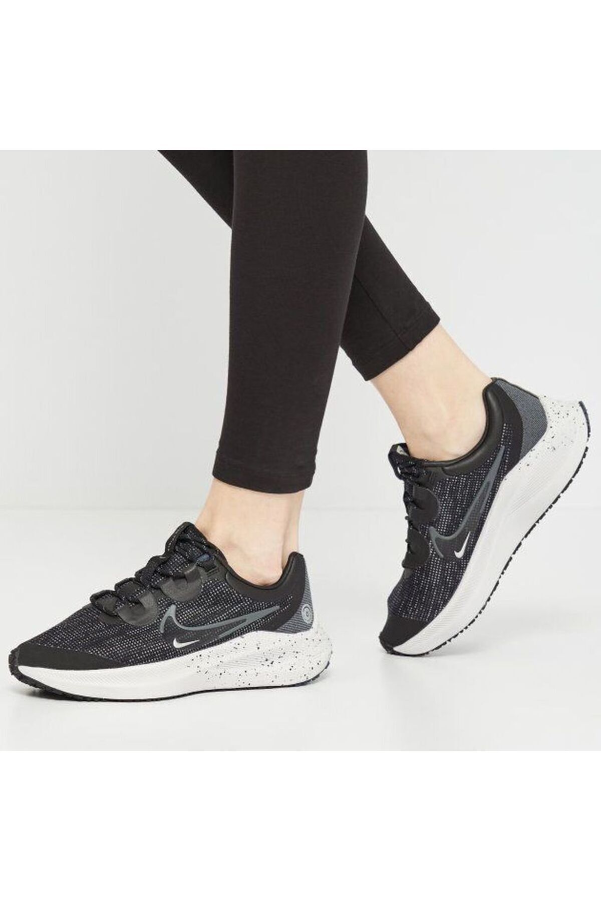 Nike flat shop training shoes