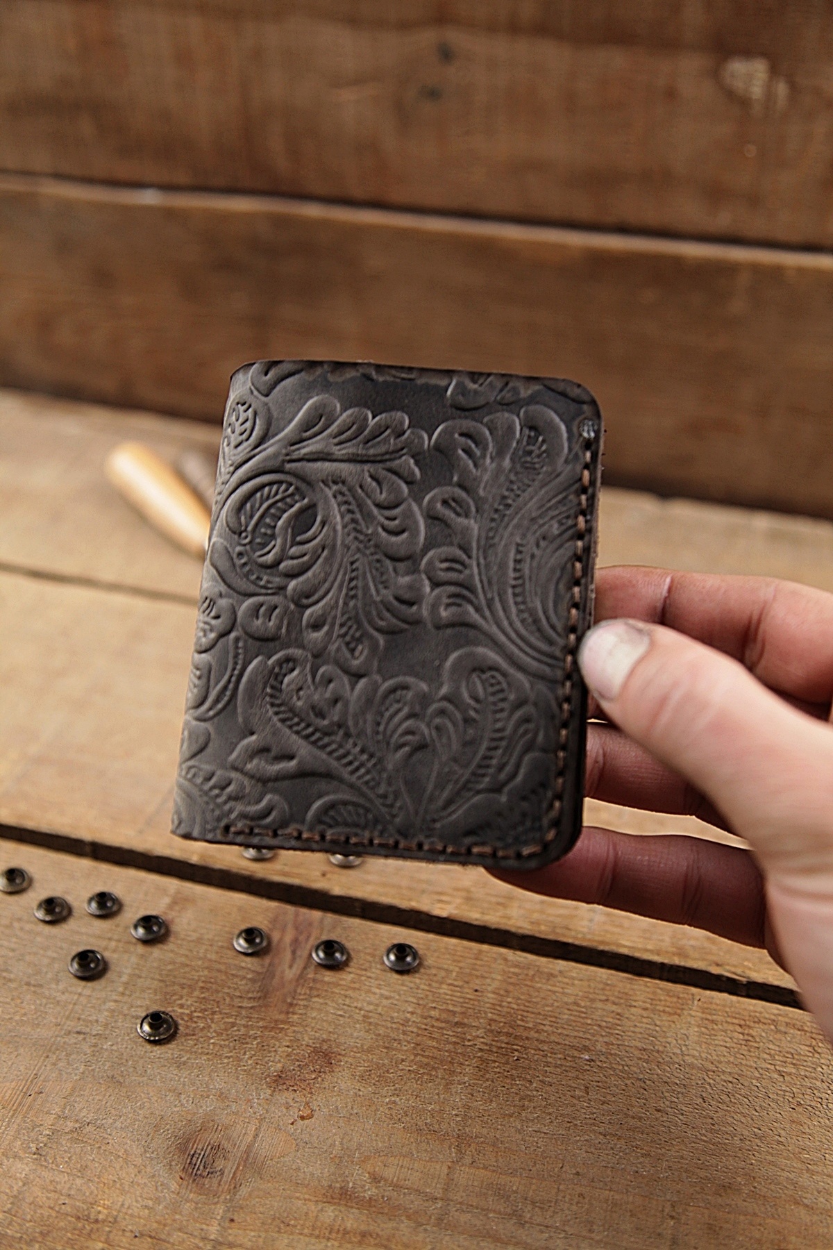 New Coast Leather 1900's Hakiki Deri El Yapımı Desenli Erkek Cüzdanı görsel 3