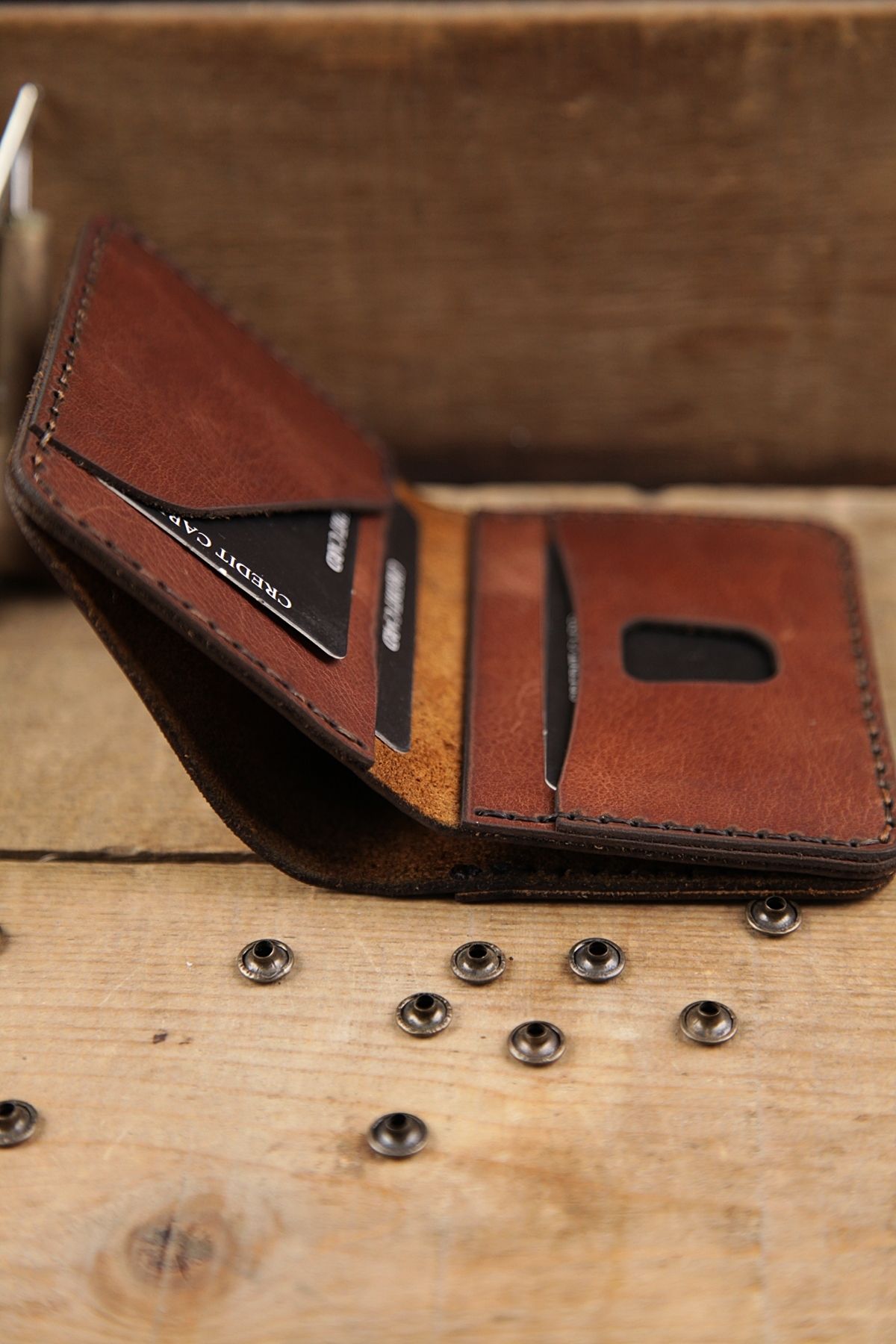 New Coast Leather 1900's-محفظة رجالية - جلد طبيعي، صناعة يدوية 4