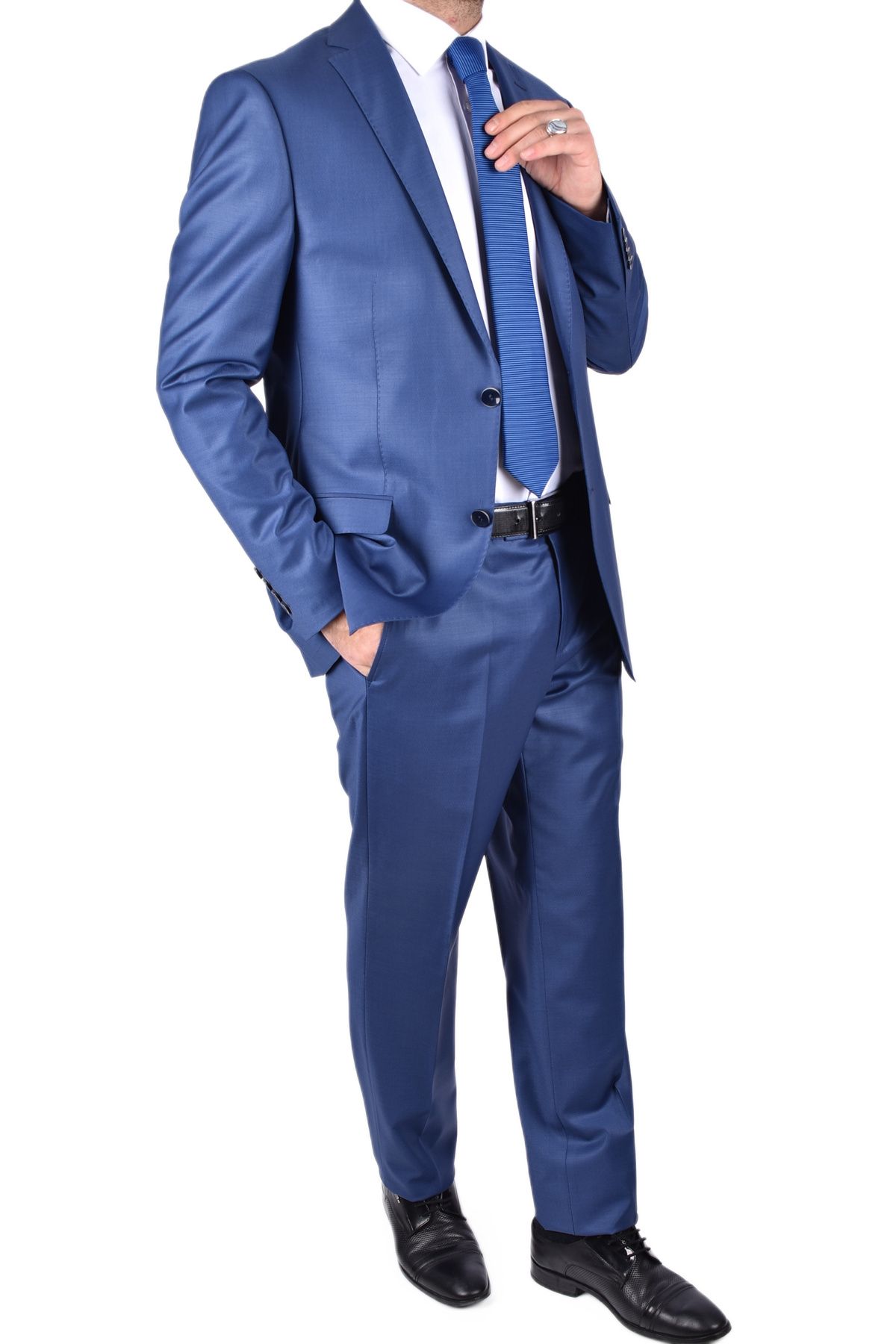 https://cdn.dsmcdn.com/ty1128/product/media/images/prod/SPM/PIM/20240111/12/ac0eccd1-e95a-3a47-8e4c-50a895148bc6/1_org_zoom.jpg