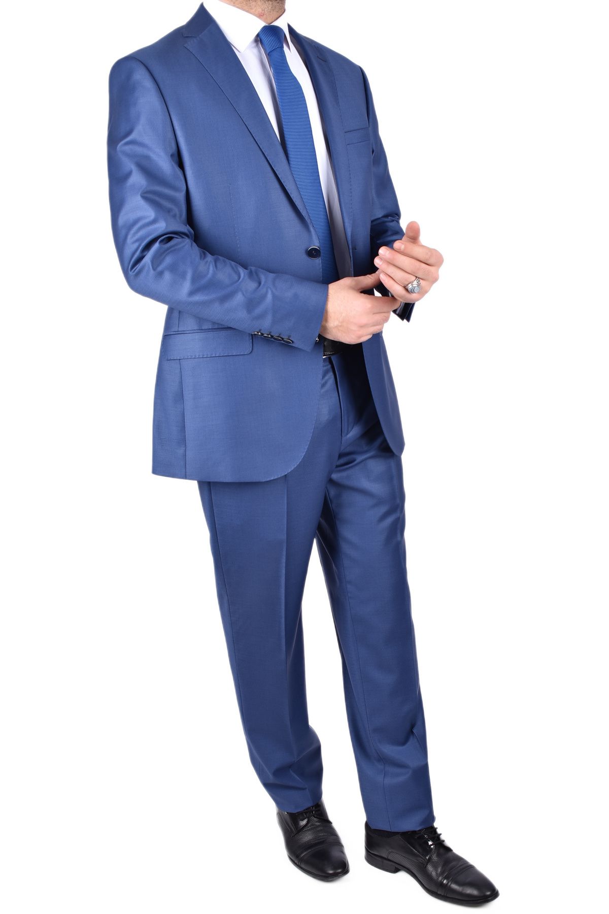 https://cdn.dsmcdn.com/ty1128/product/media/images/prod/SPM/PIM/20240111/12/c1e89187-fb08-3dc8-b324-8d6dd4139ba8/1_org_zoom.jpg