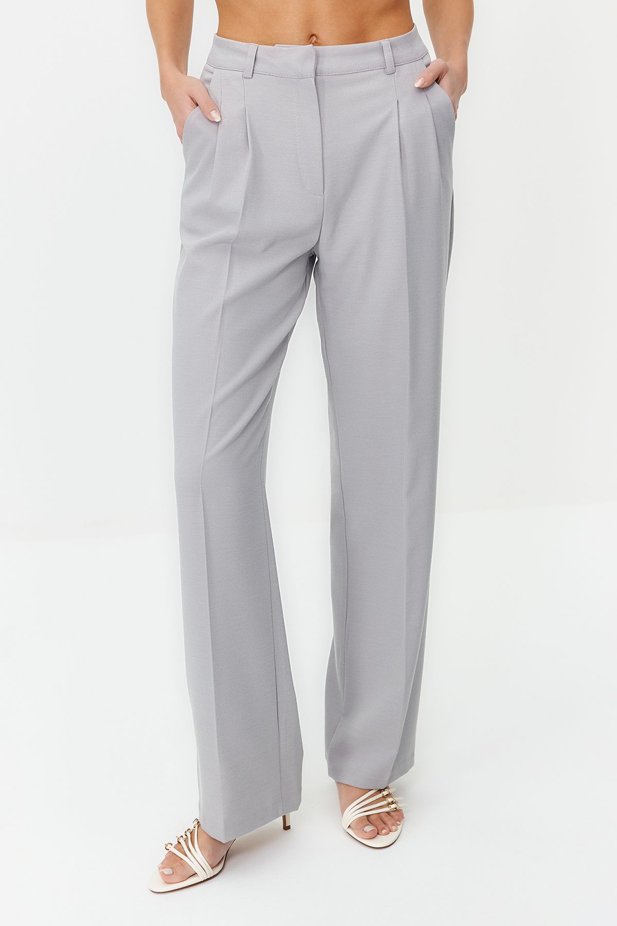 Trendyol Collection-Graue, gerade geschnittene, plissierte Webhose in limitierter Auflage TWOAW23PL00401 5