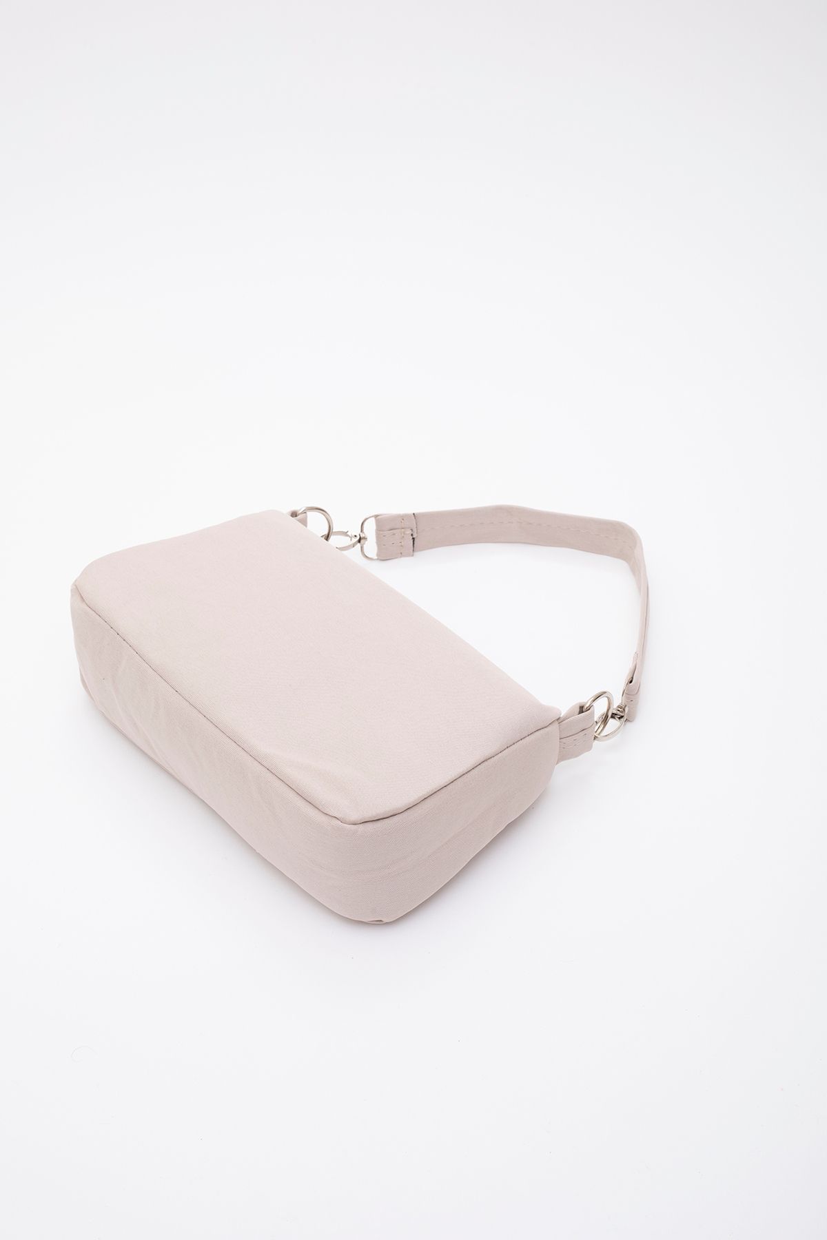 https://cdn.dsmcdn.com/ty1129/product/media/images/prod/SPM/PIM/20240110/14/bbc75ddd-88b3-303c-9dc3-d011a2d1fb3d/1_org_zoom.jpg