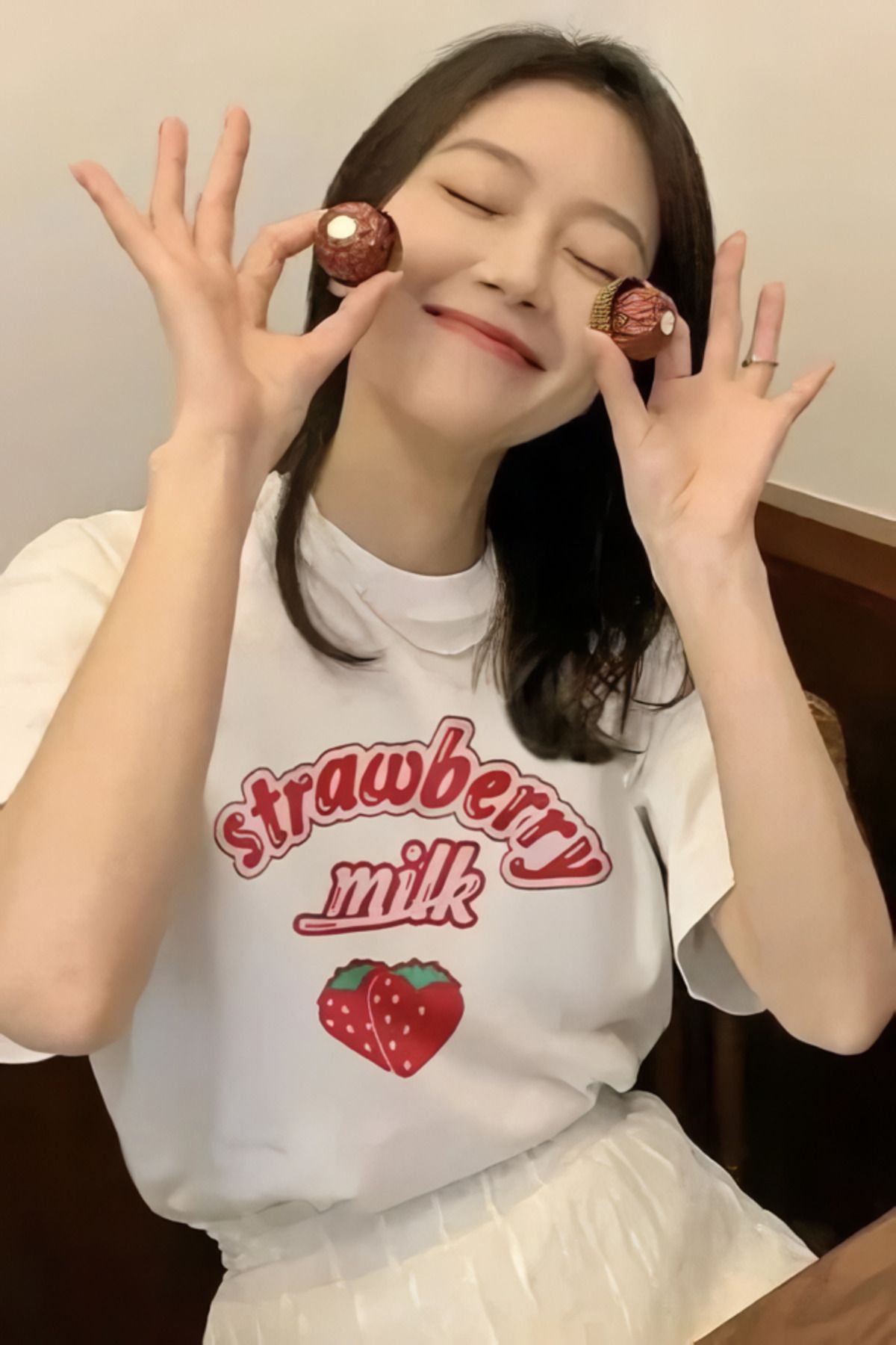 EFBUTİK-White Unisex Strawberry Milk Written T-shirt 1