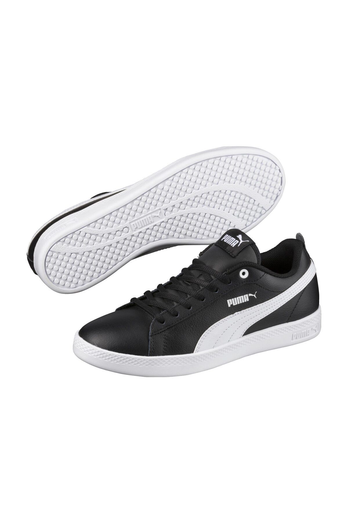 Flat puma deals sneakers