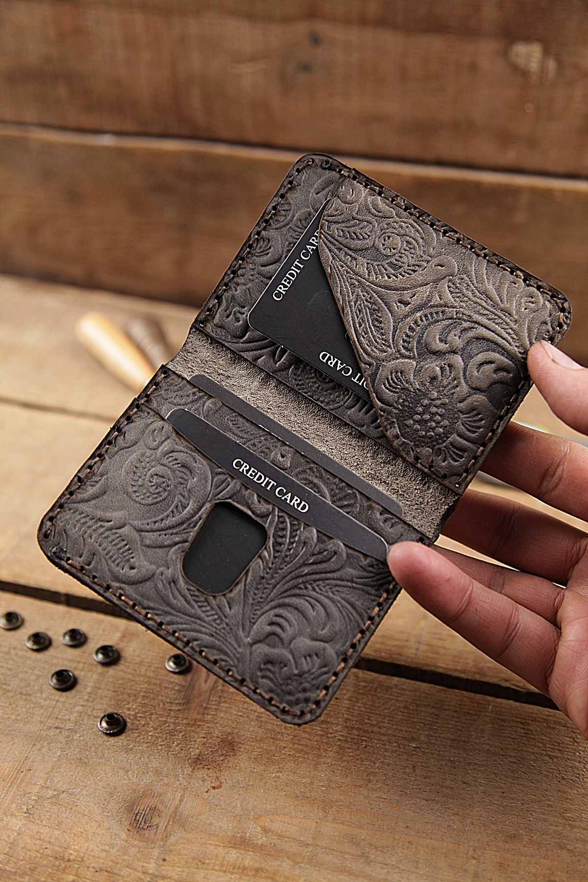 New Coast Leather 1900's Hakiki Deri El Yapımı Desenli Erkek Cüzdanı görsel 2