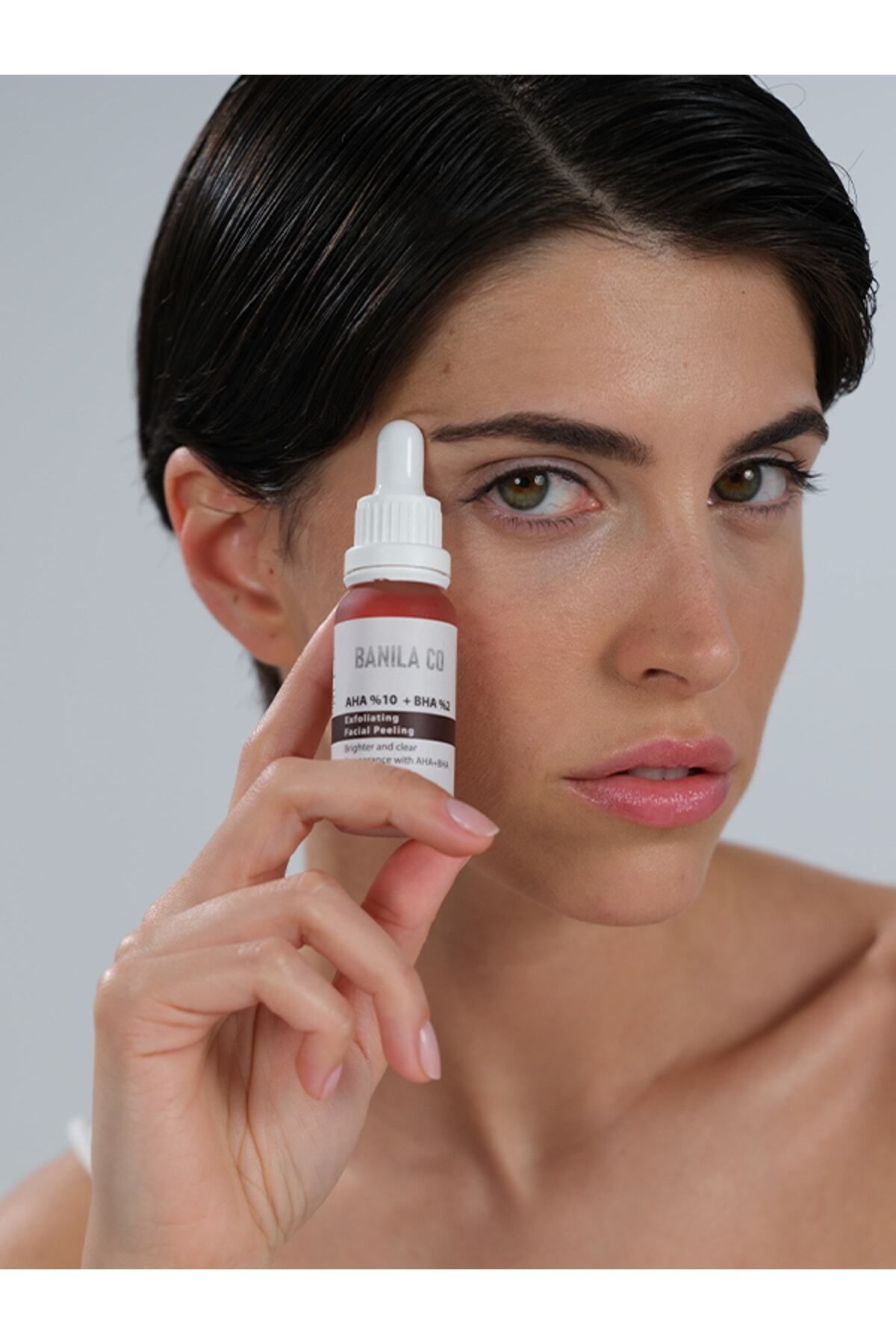 سرم پوست لایه برداری قرمز ویتالیک تانکس کننده تن AHA+BHA صورت 20 میل Banila Co