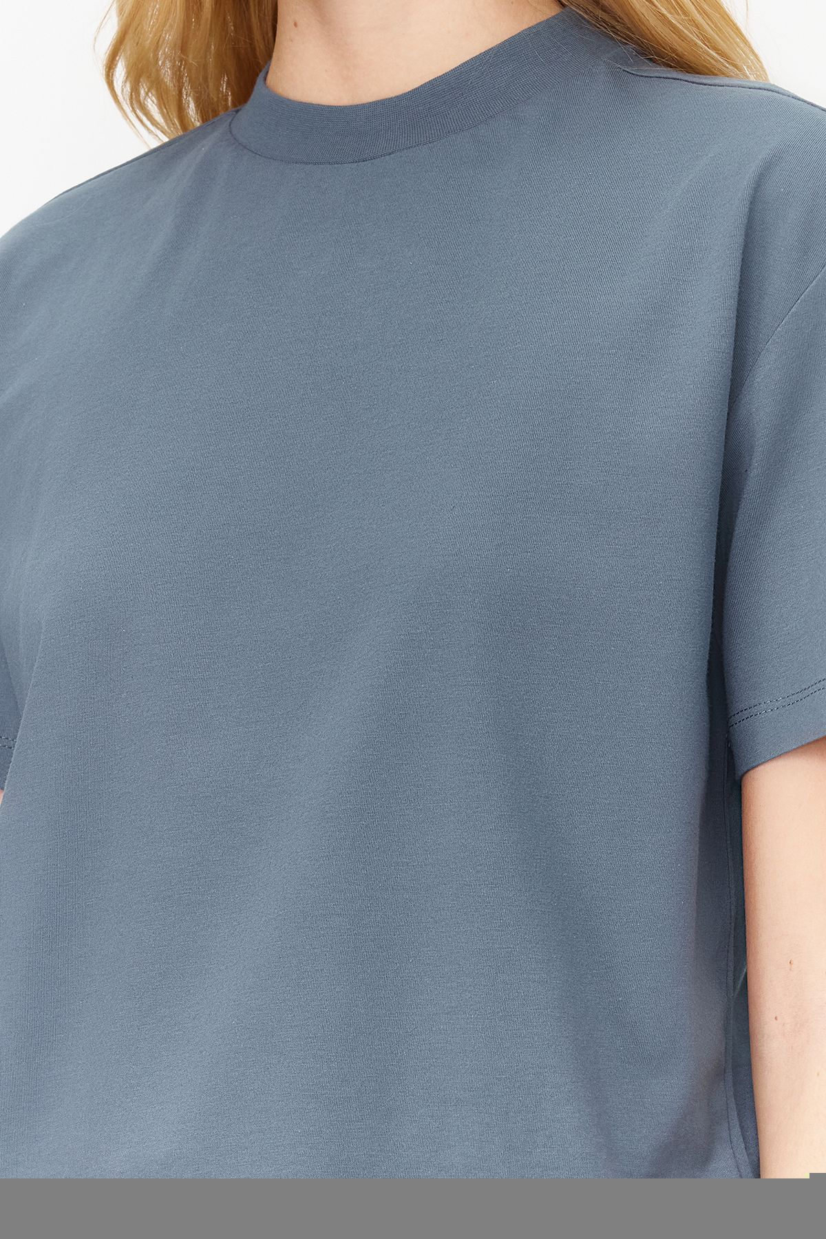 Kolekcia Trendyol-Tmavošedá 100% bavlna Basic Regular/Normal Form Pletené tričko so stojačikom TWOAW20TS0096 6