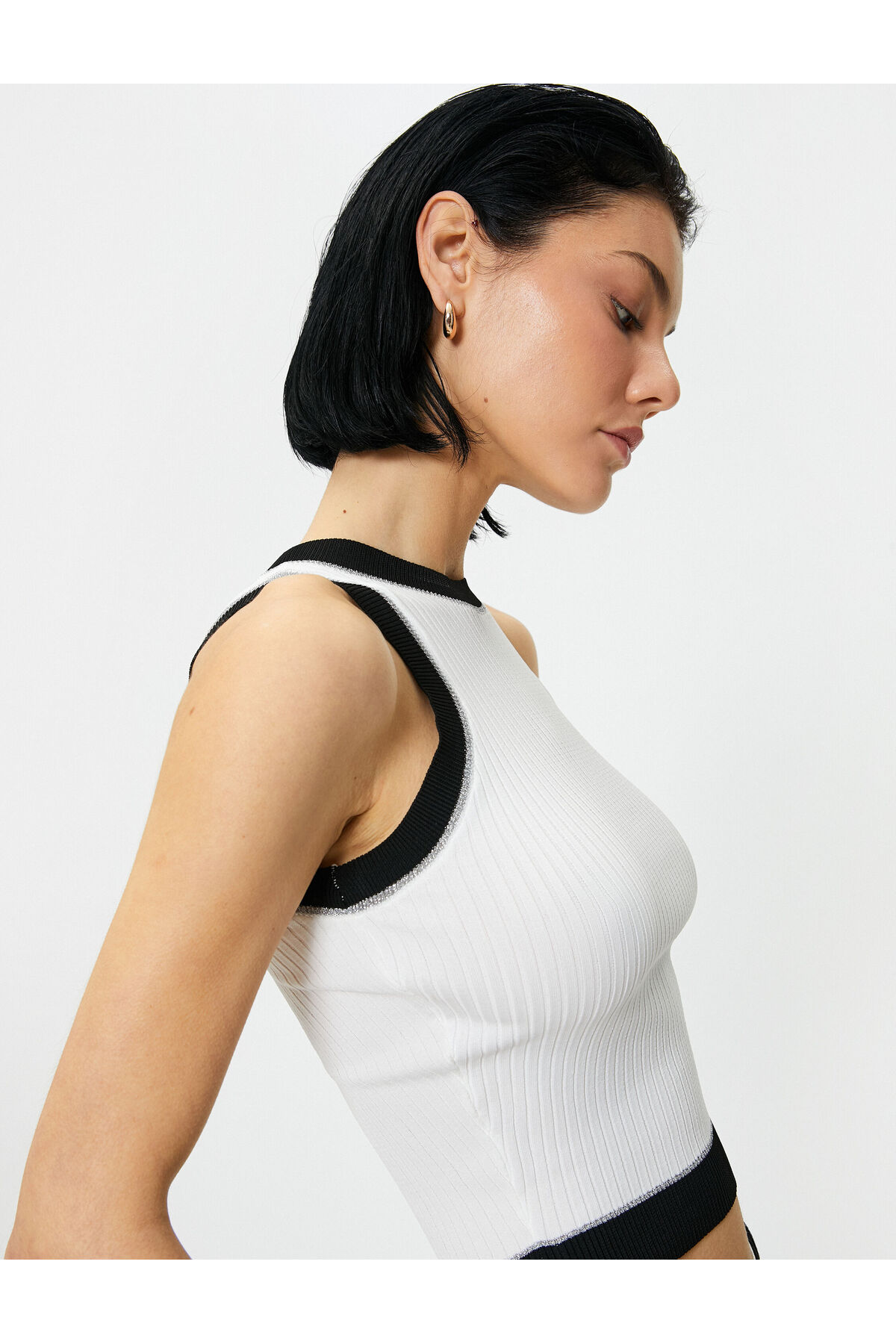 لباس بافتنی کراپ زیرپیراهن با کنتراست رنگ یقه خدمه