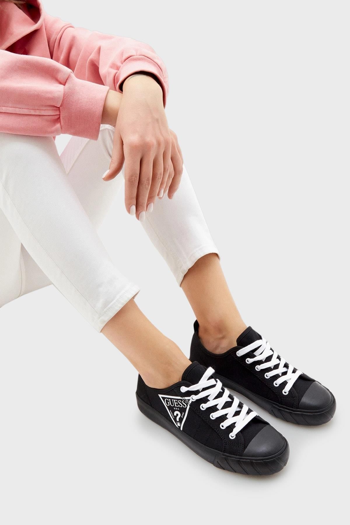 Guess canvas sneakers 2025